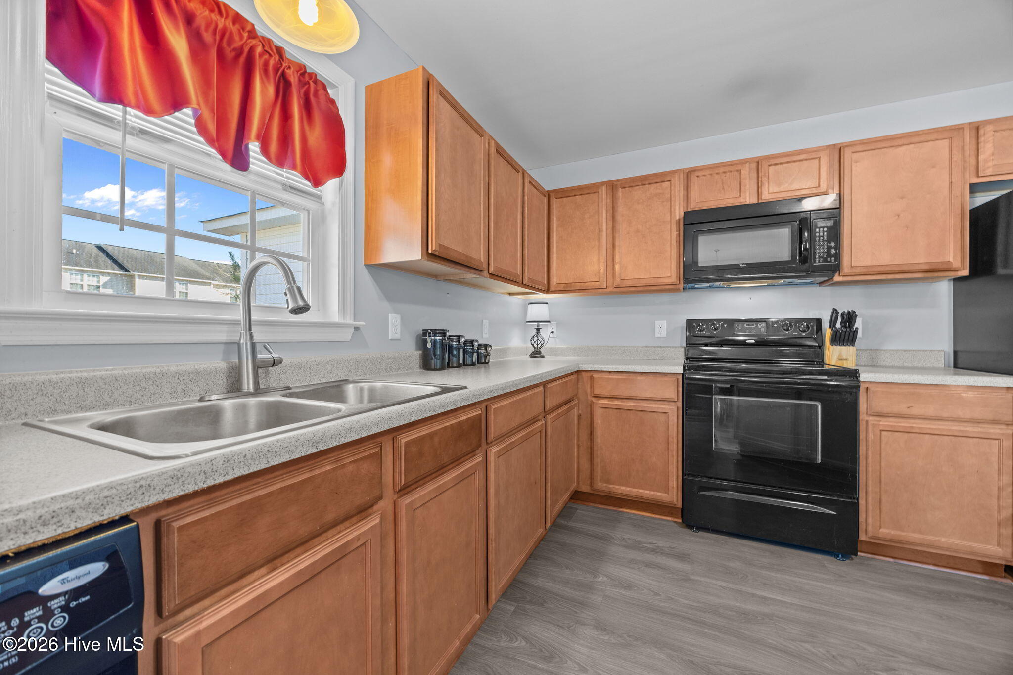 100550942 | Photo 27