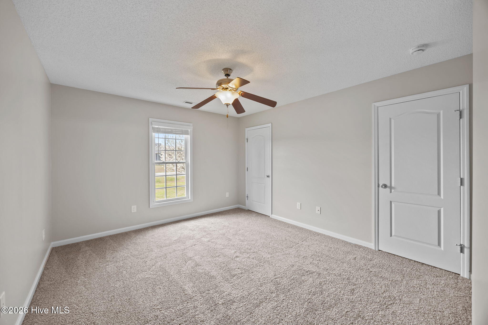 100547713 | Photo 21