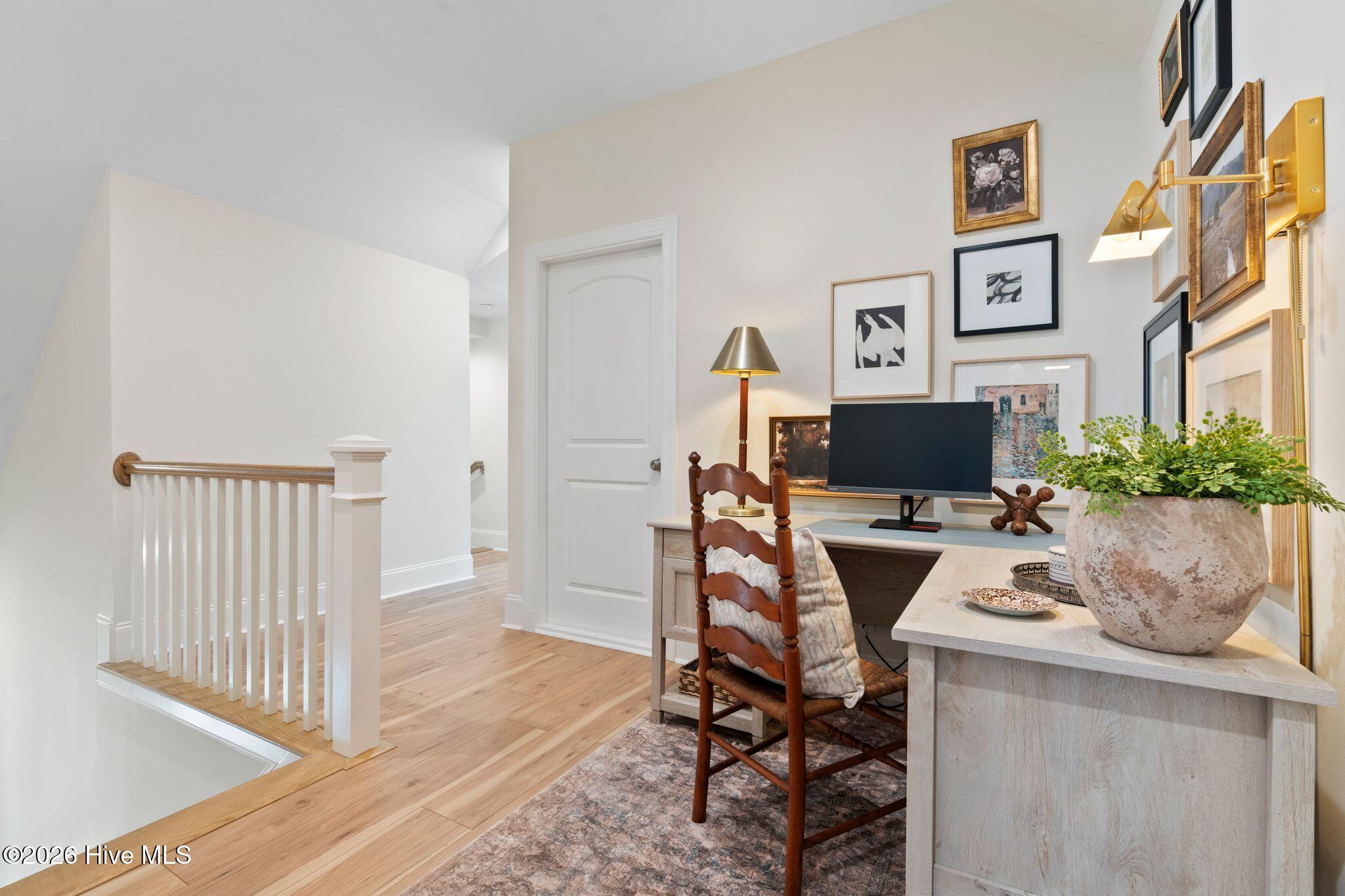 100551668 | Photo 56