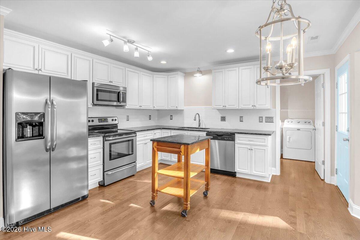 100556413 | Photo 20