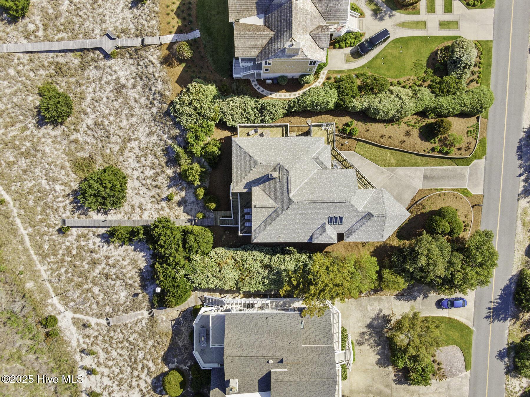 100500636 | Photo 43