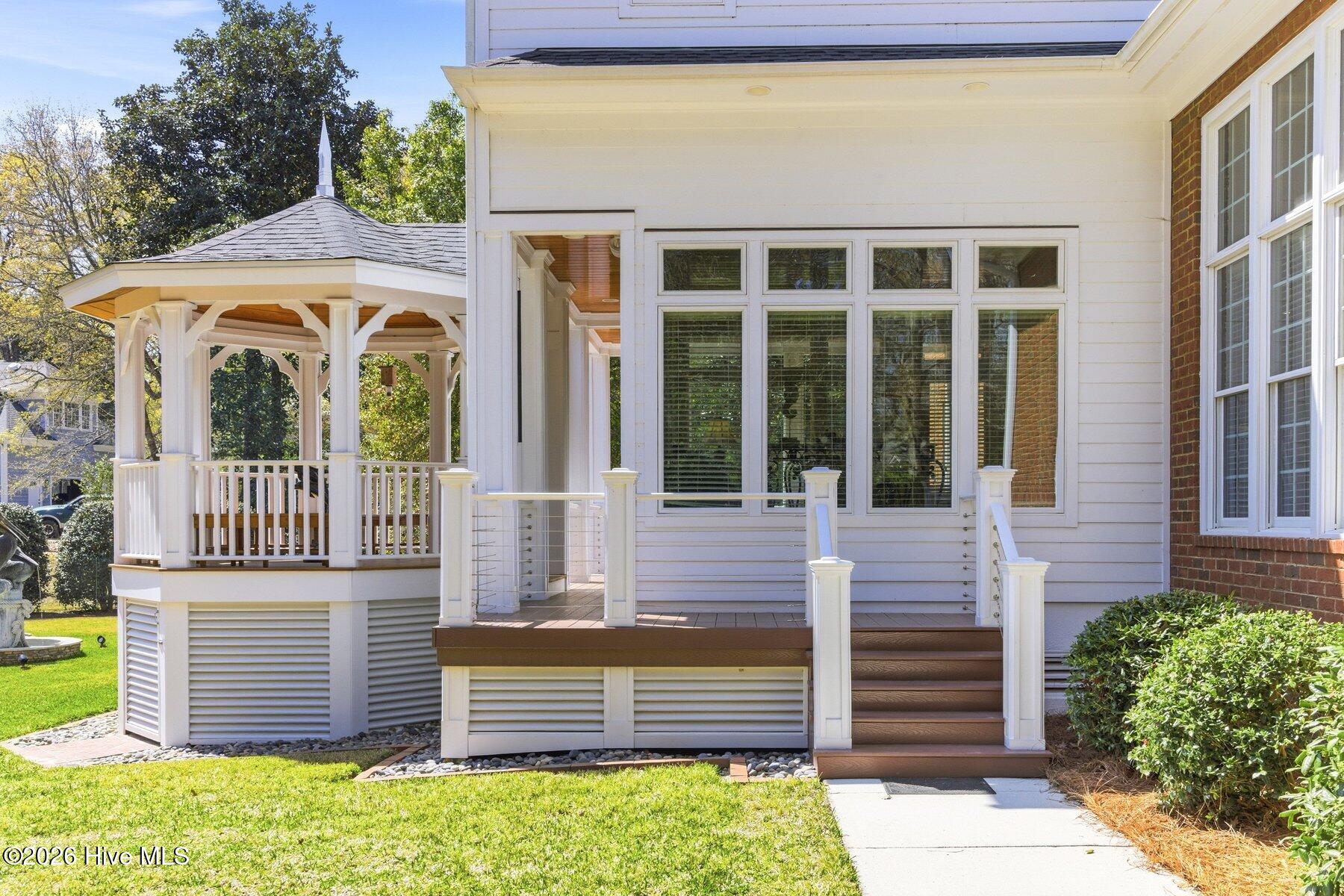 100562414 | Photo 58