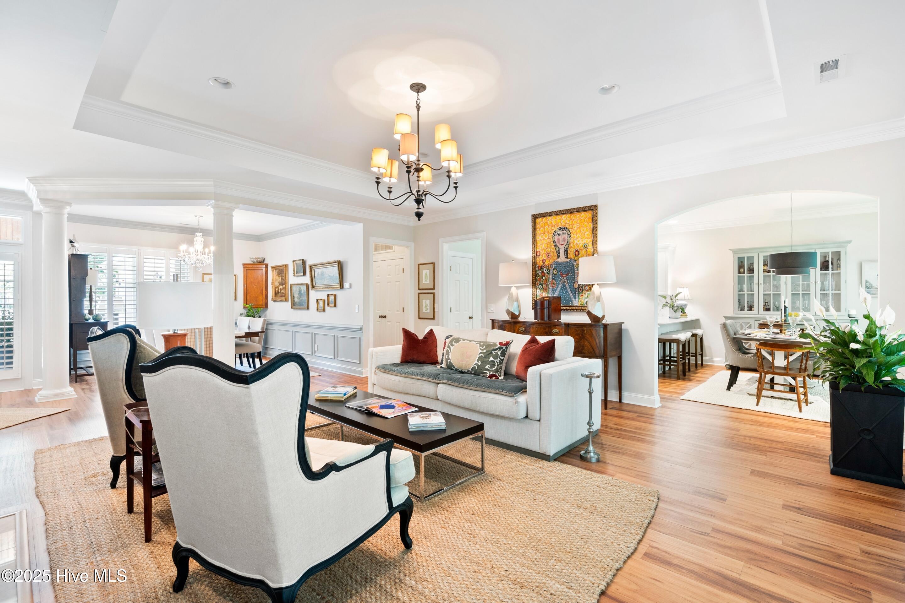 100520389 | Photo 18