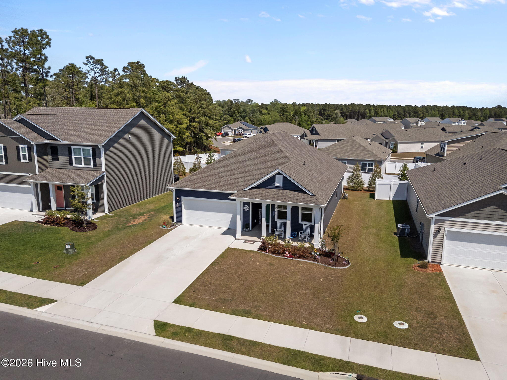 100567889 | Photo 44