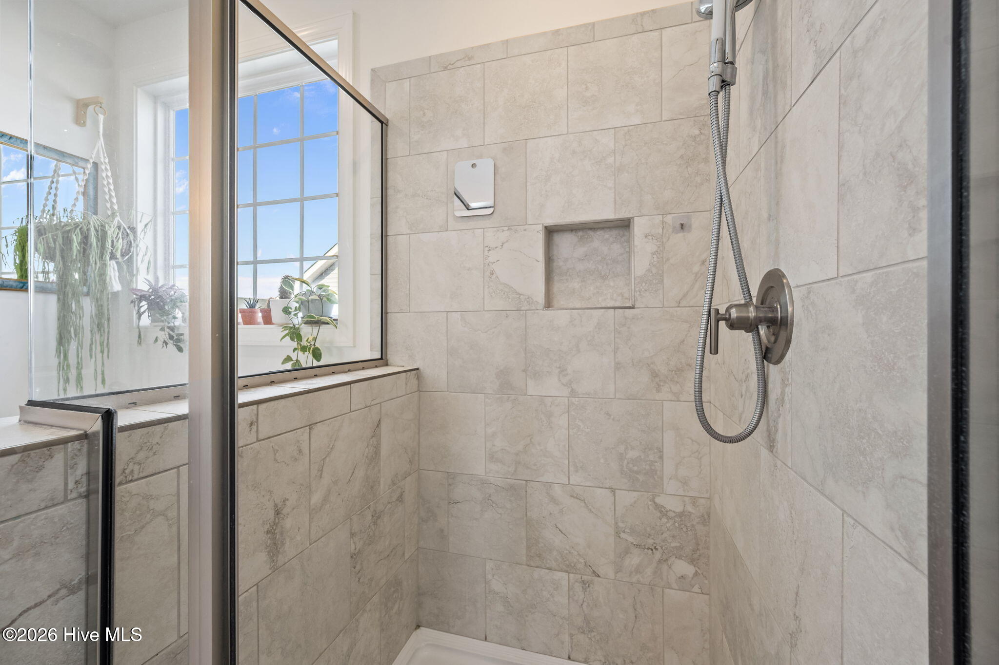 100566111 | Photo 27