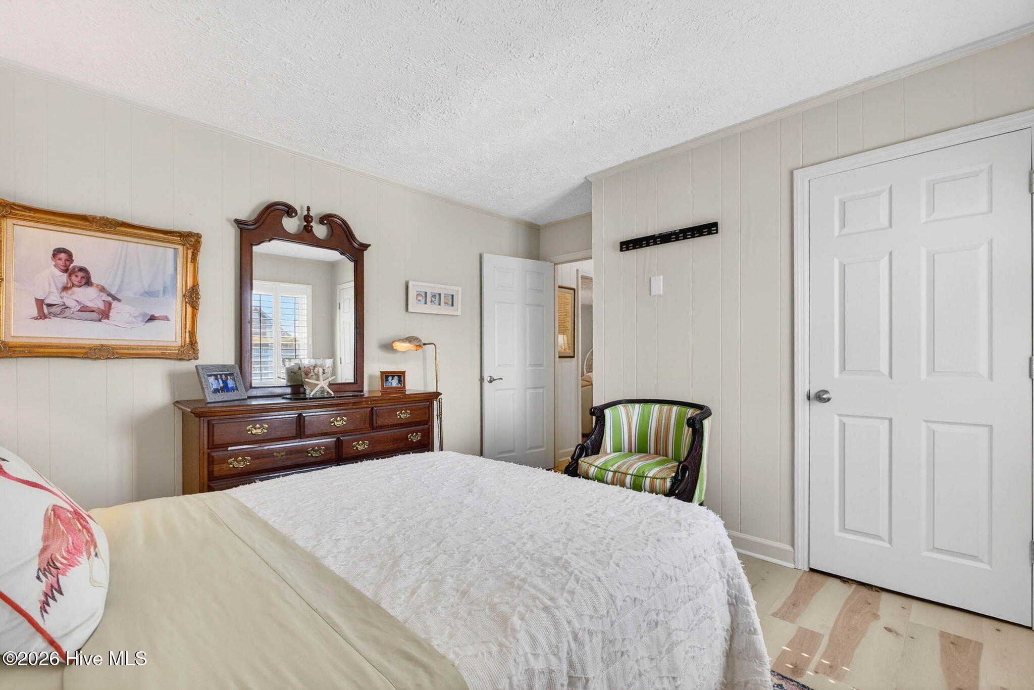 100560739 | Photo 54