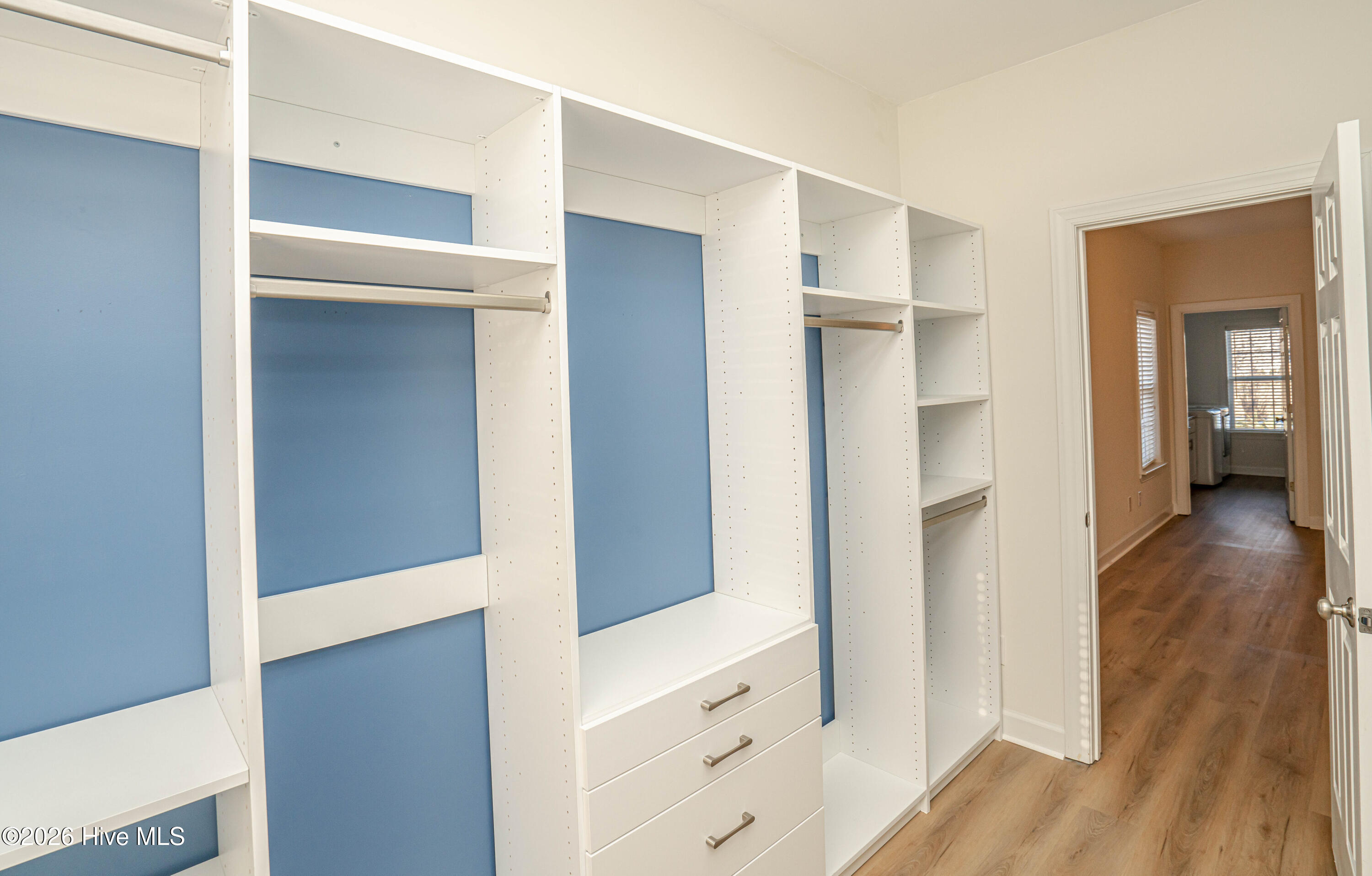 100553430 | Photo 47