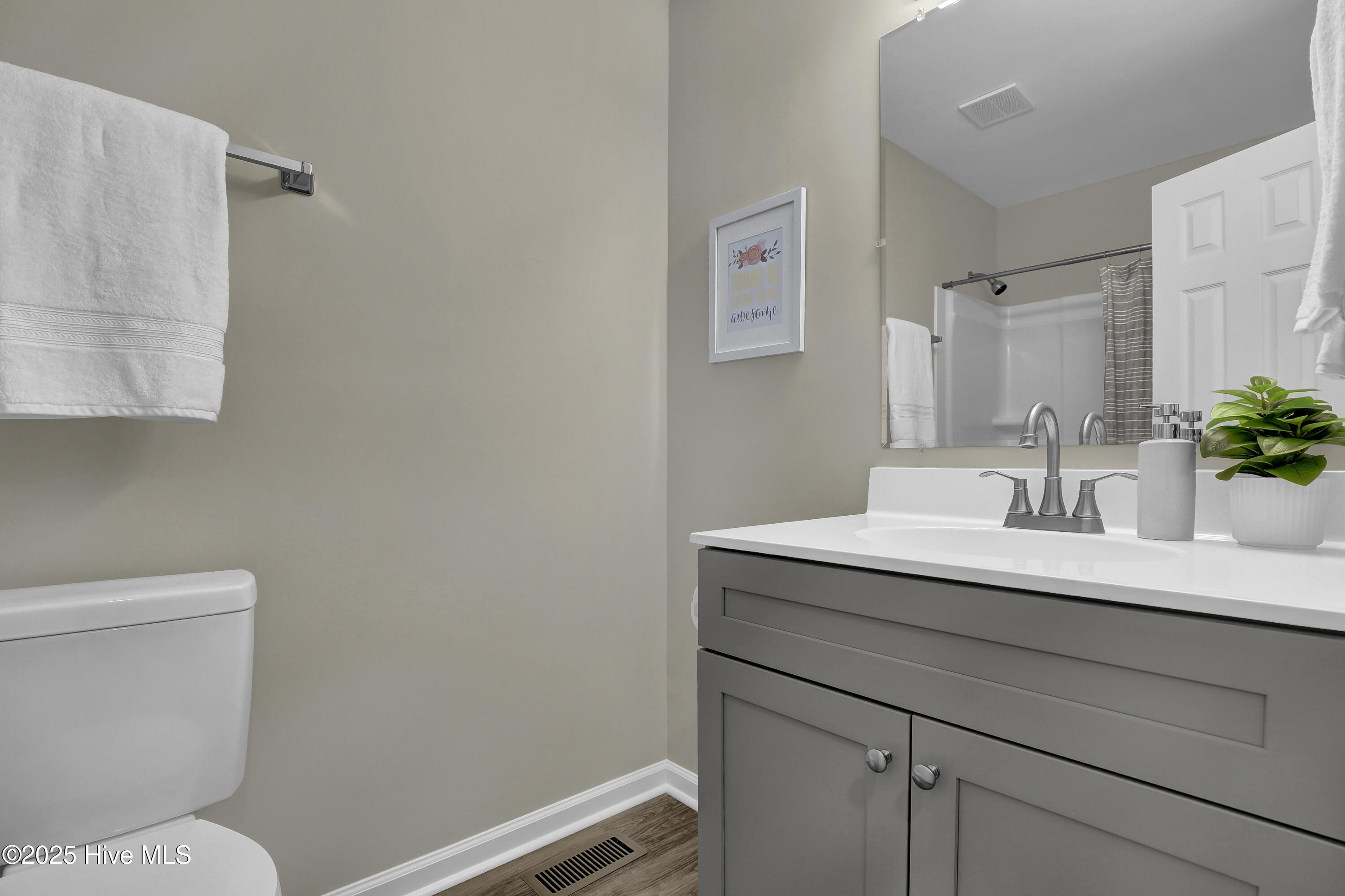 100542523 | Photo 16