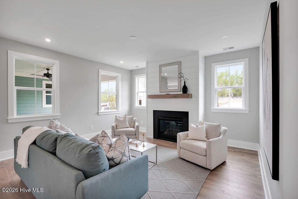 100550768 | Photo 20