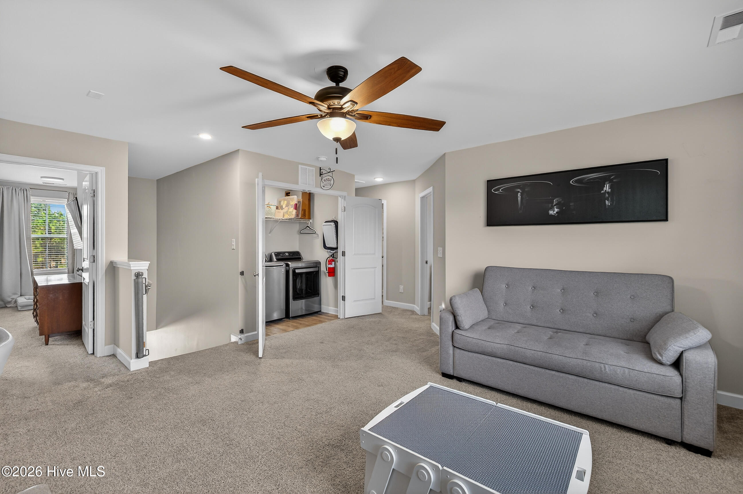 100561356 | Photo 25