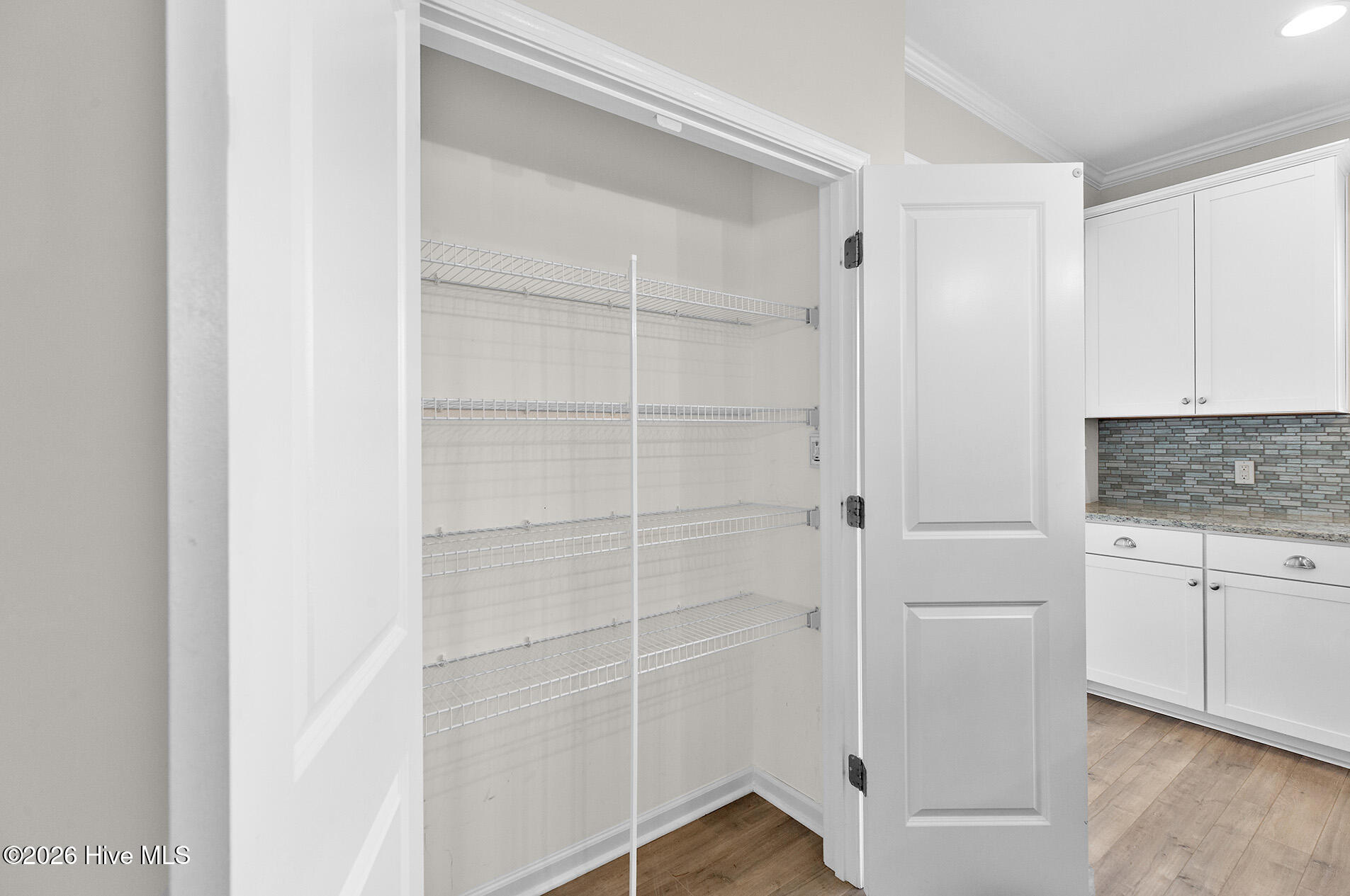 100554927 | Photo 17