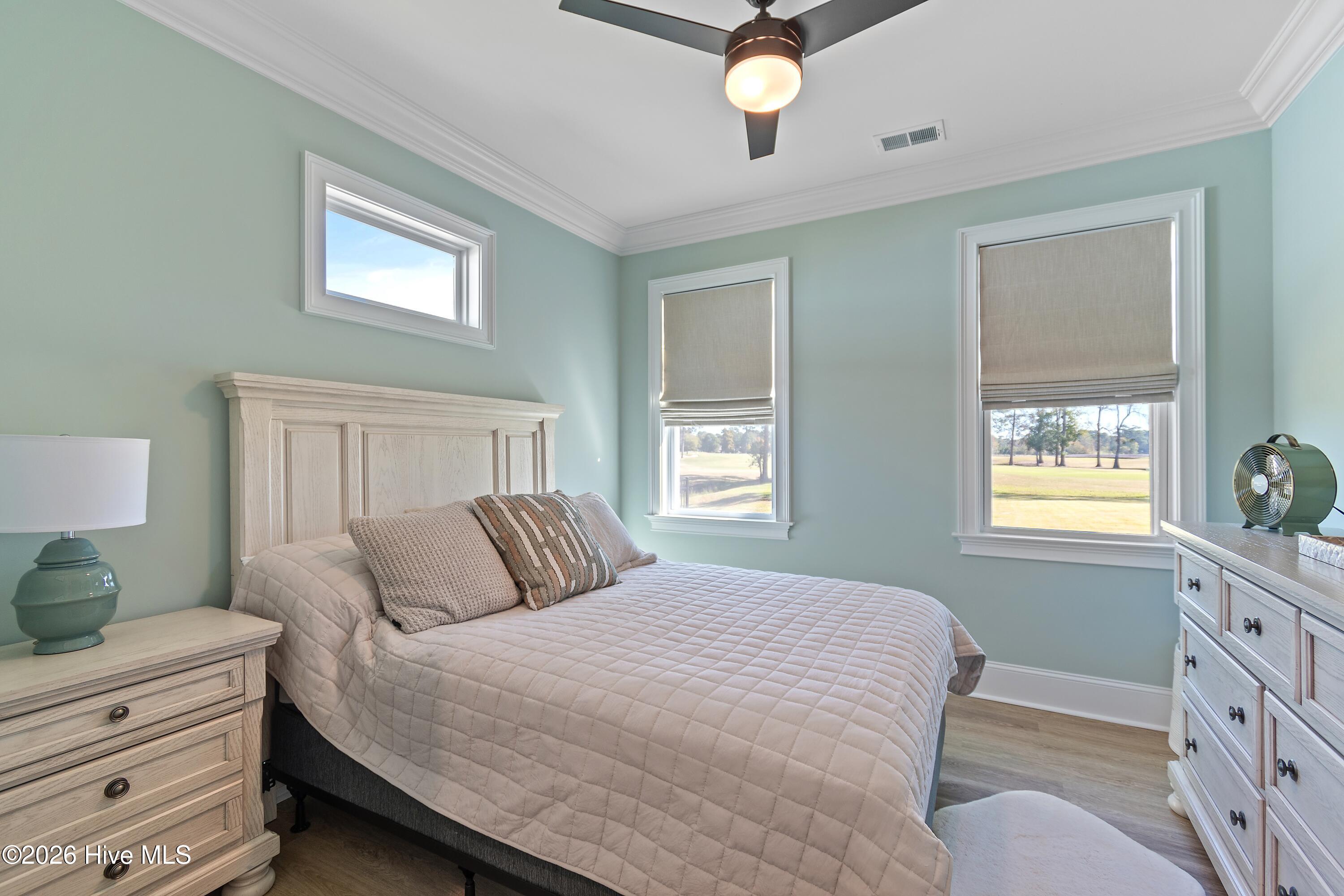 100554394 | Photo 38