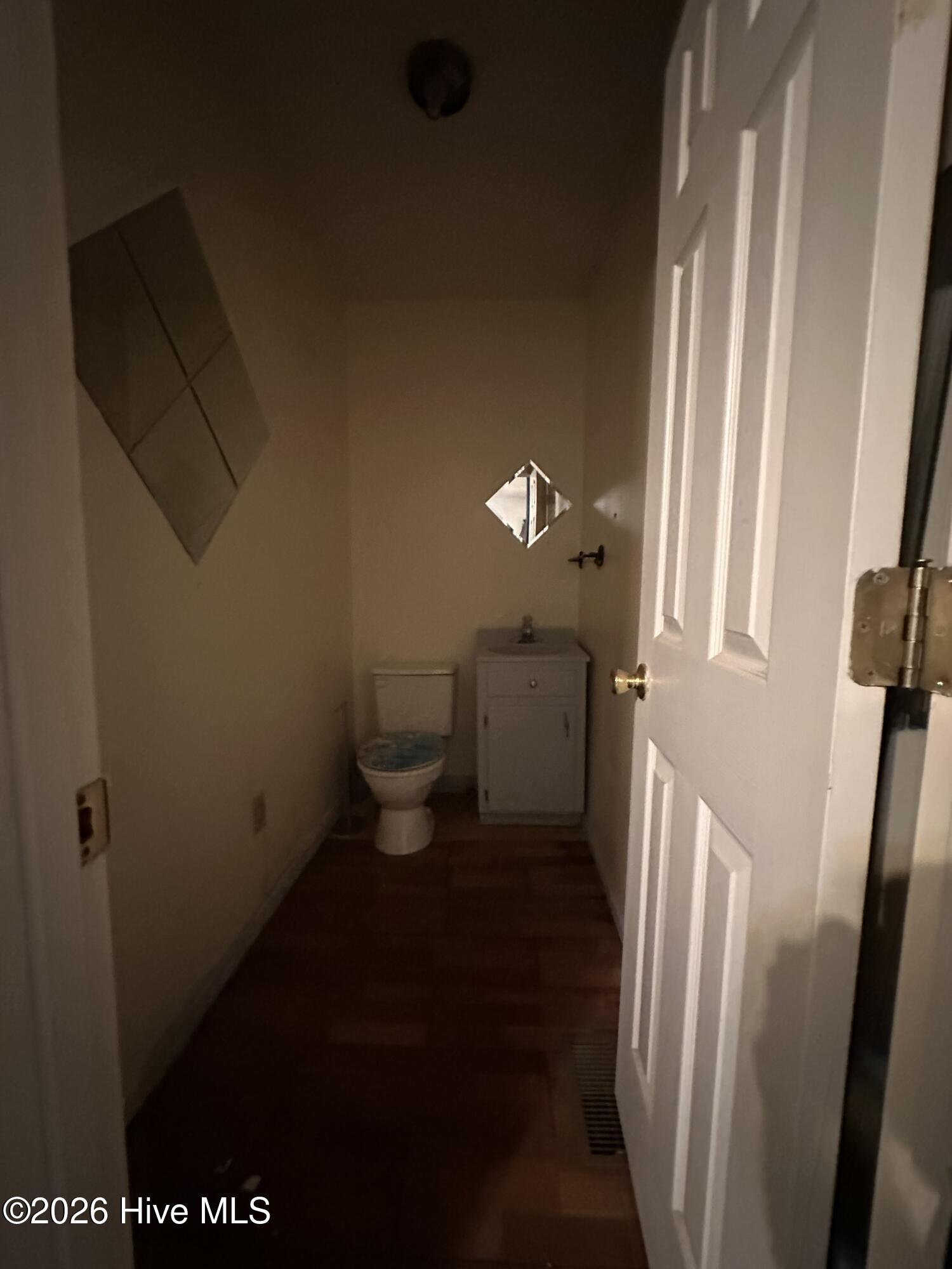 100558994 | Photo 11