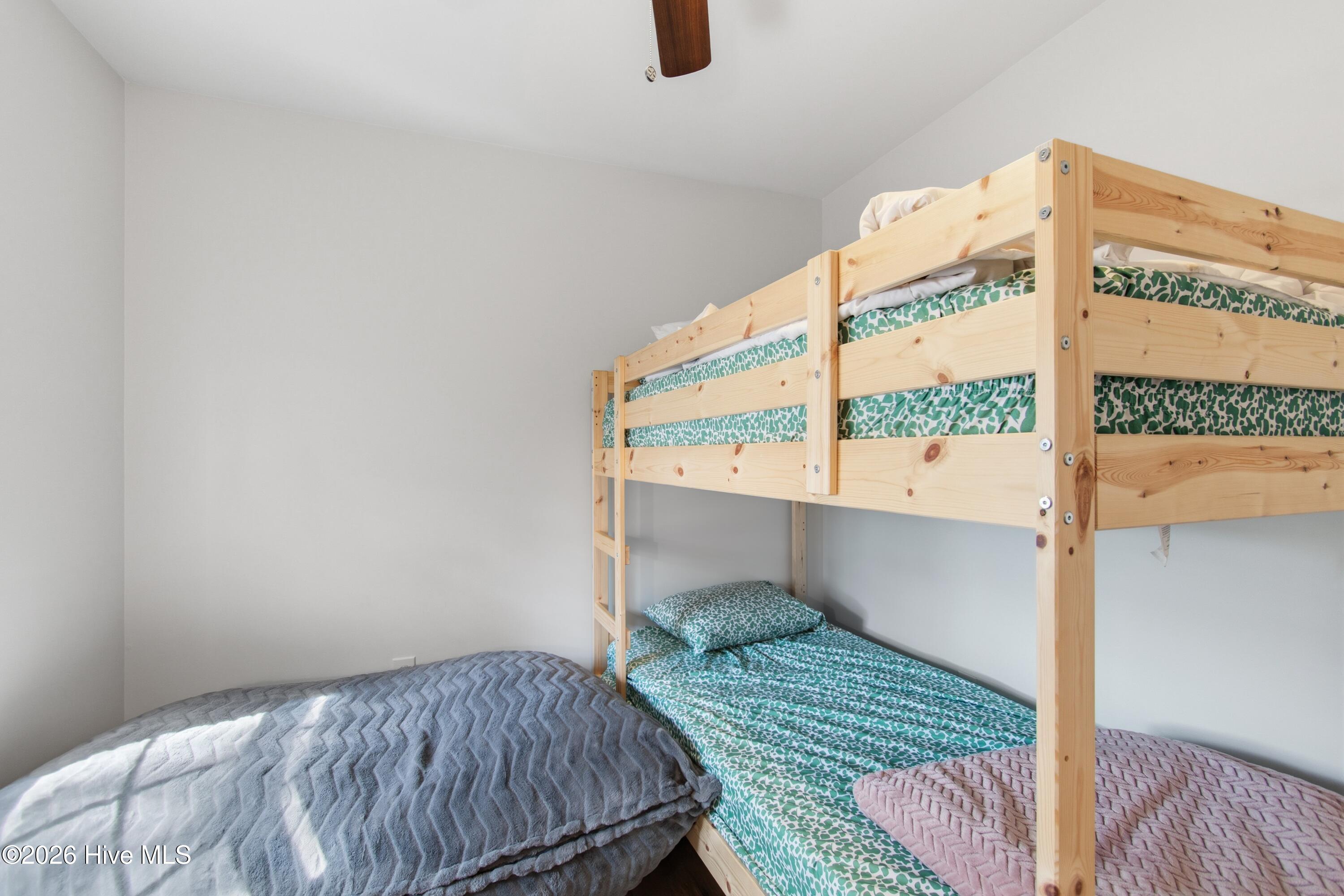 100561306 | Photo 22