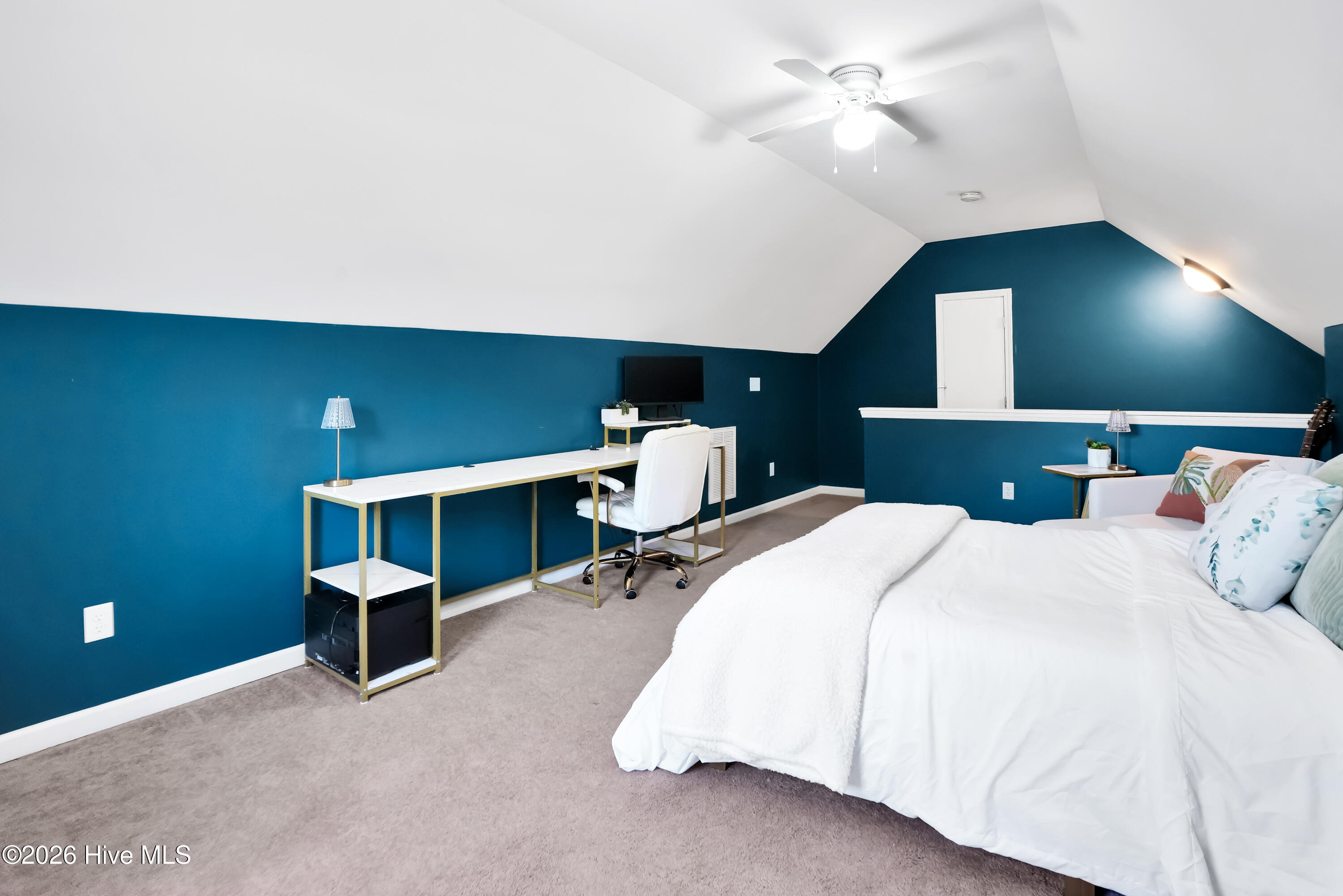 100555387 | Photo 28