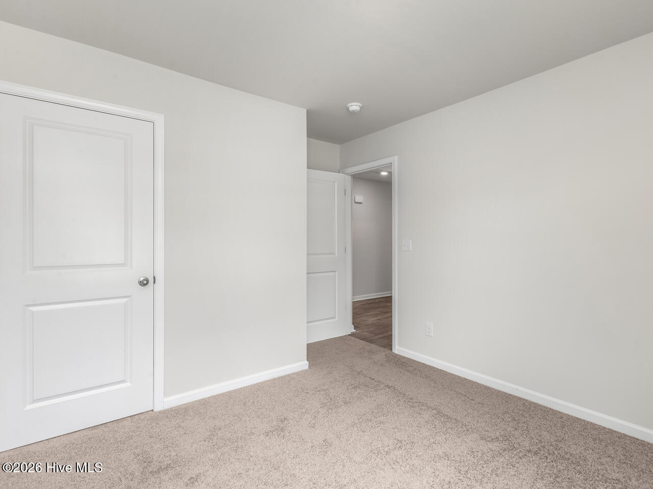 100548356 | Photo 24