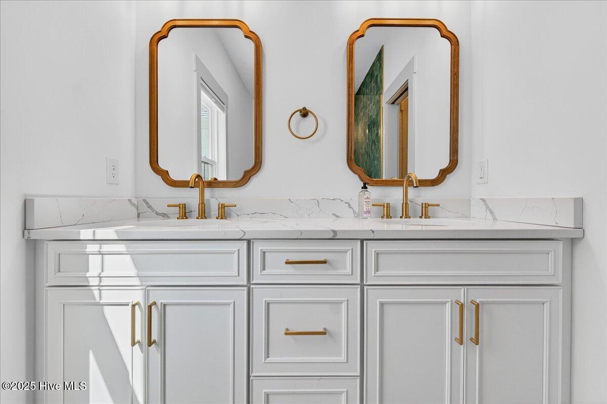 100536911 | Photo 29