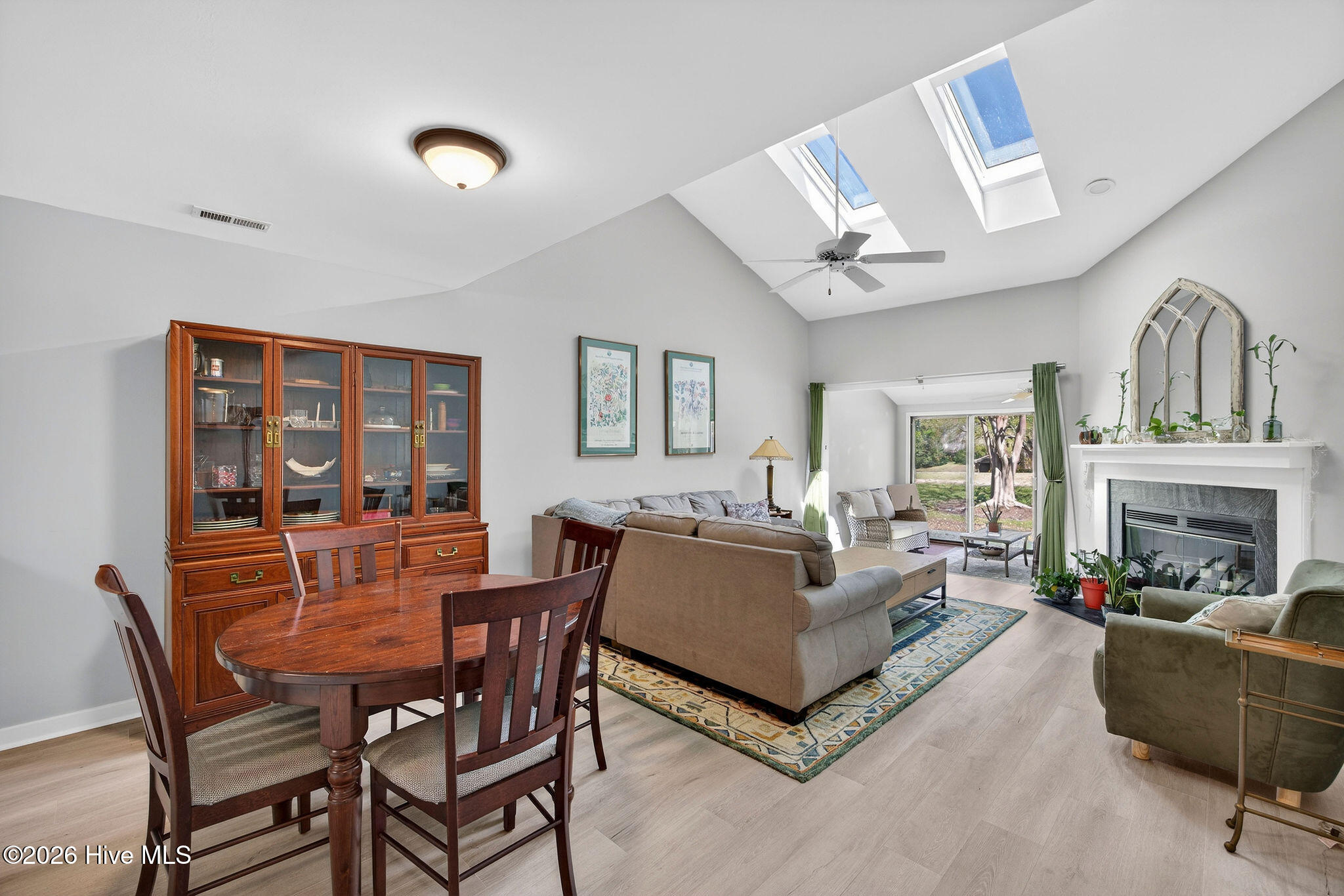 100563726 | Photo 20