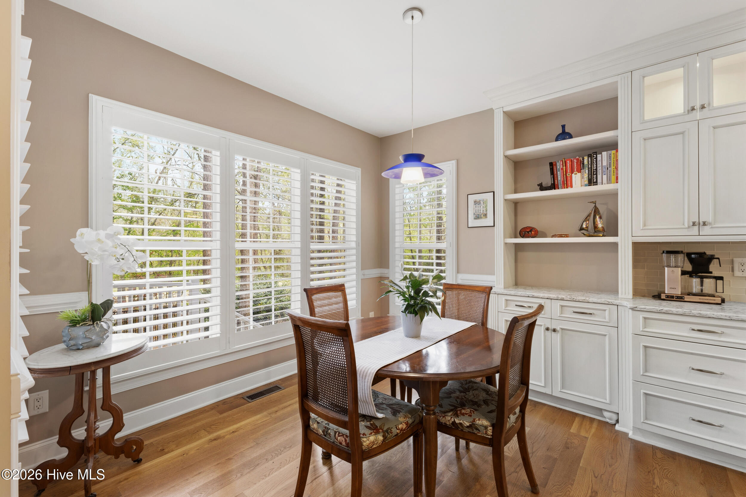 100564040 | Photo 18