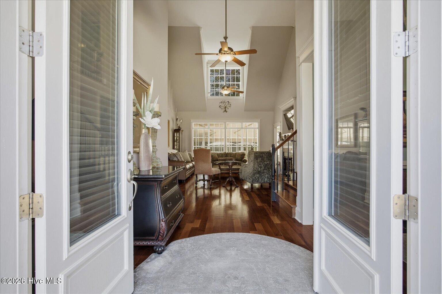 100564317 | Photo 24