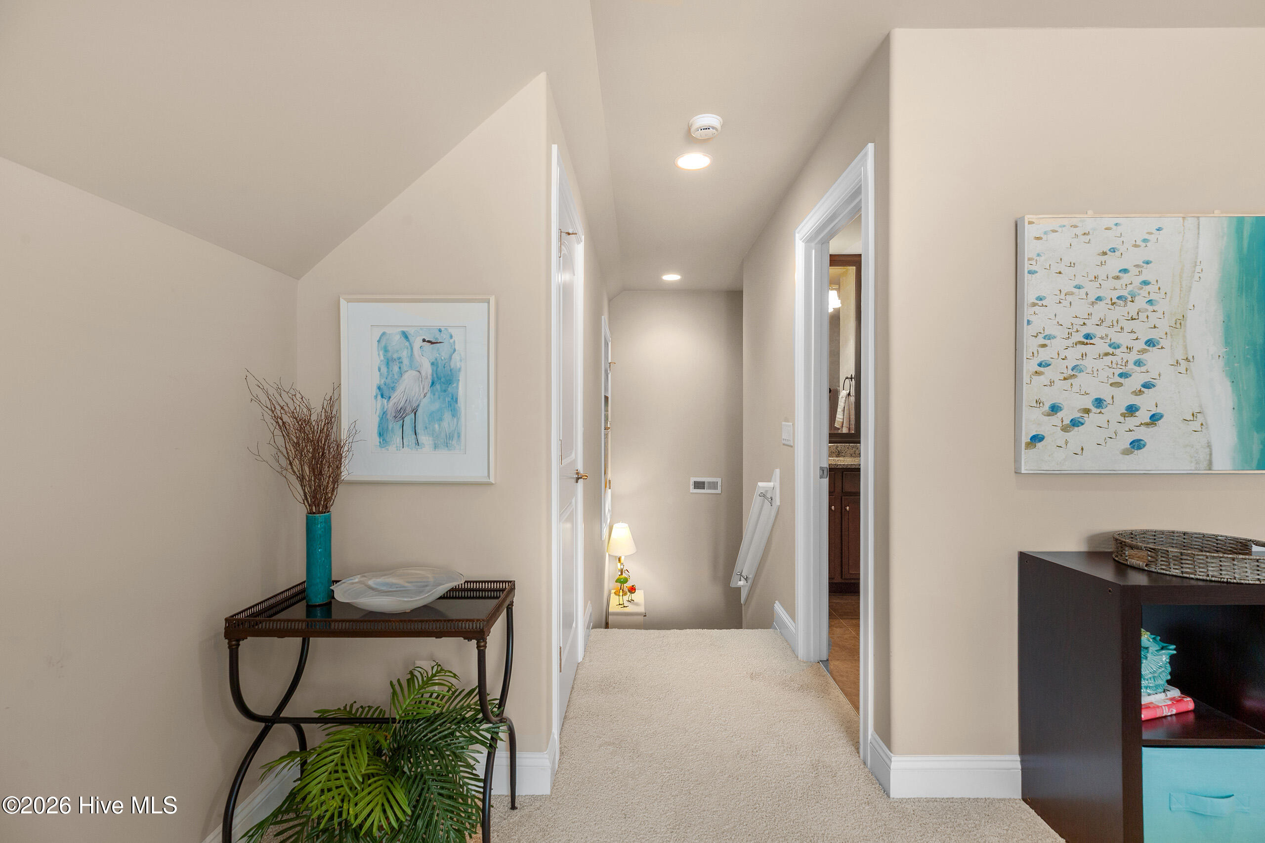 100567107 | Photo 35