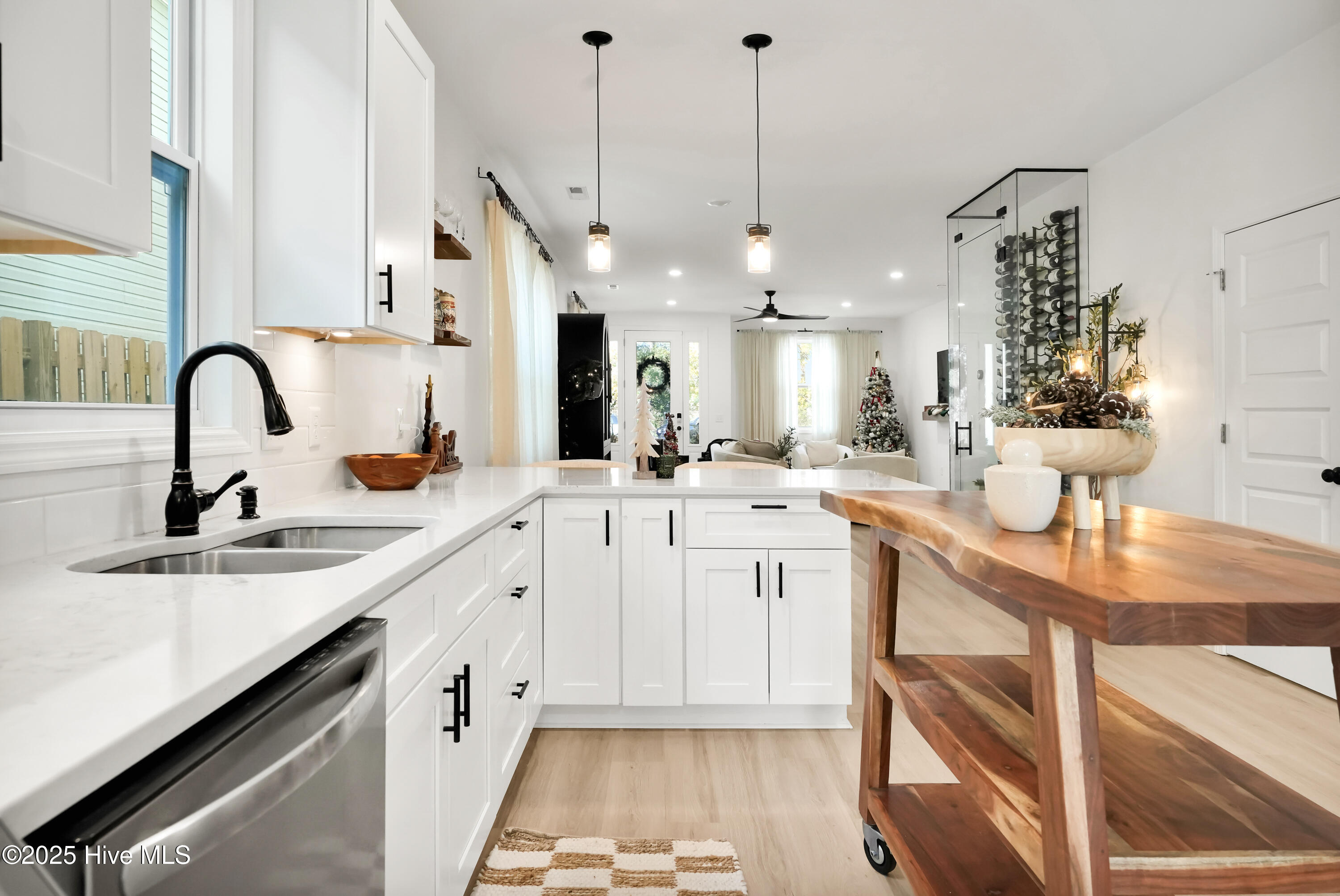 100544742 | Photo 10