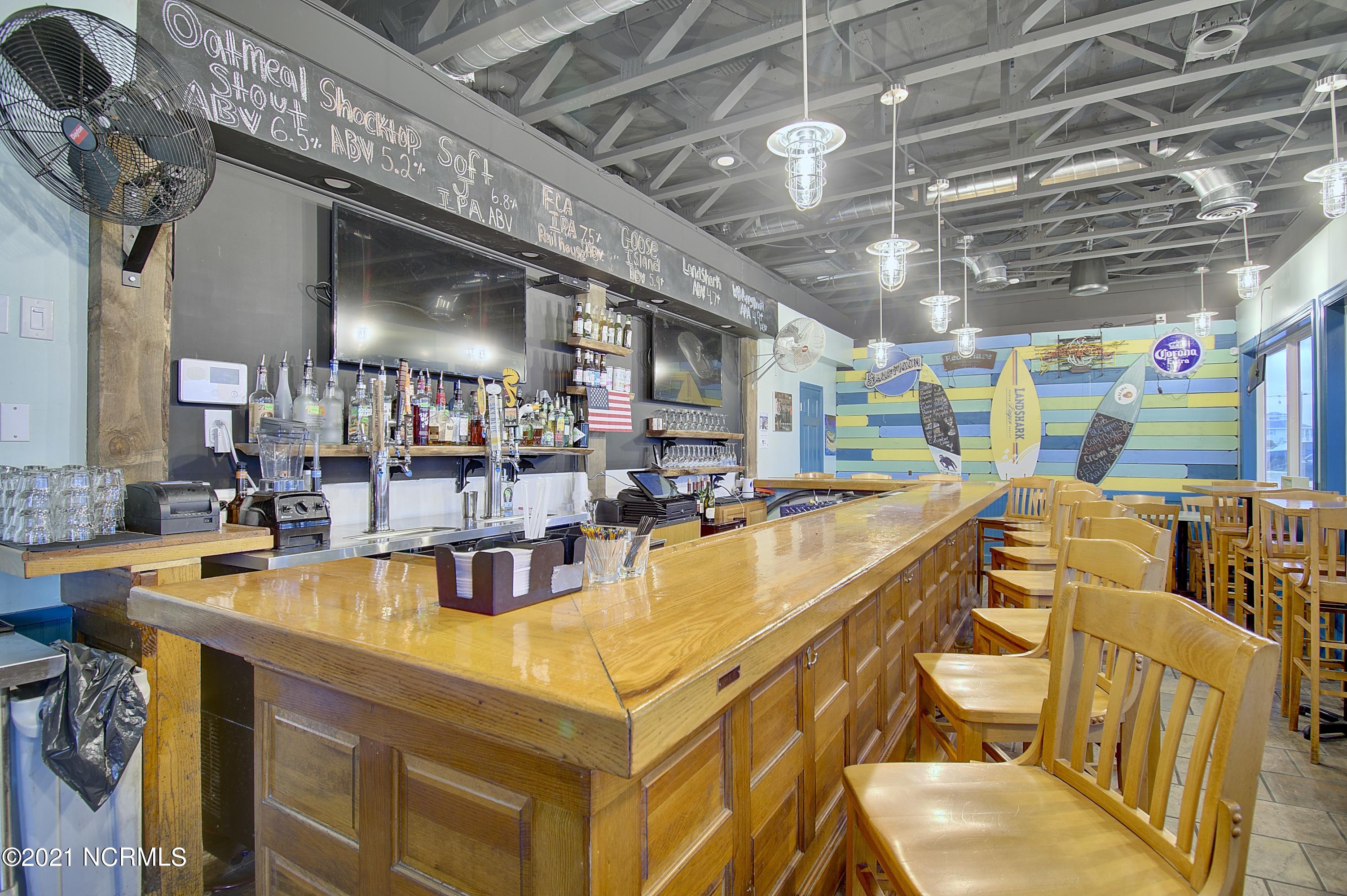 100502162 | Photo 18