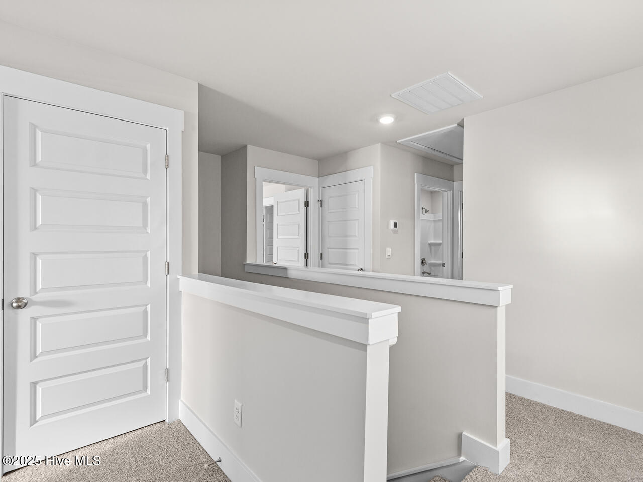 100537145 | Photo 22