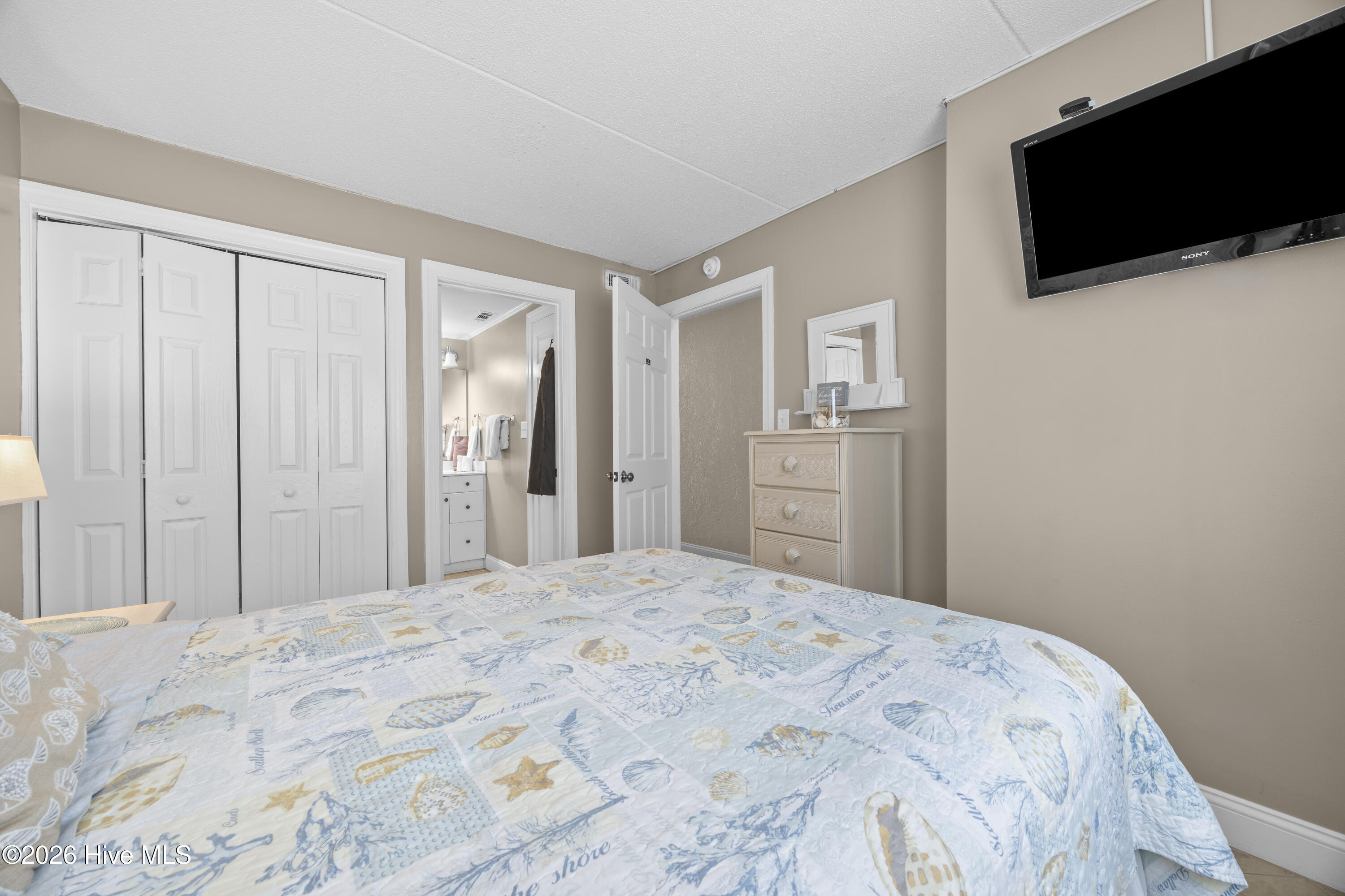 100564561 | Photo 13