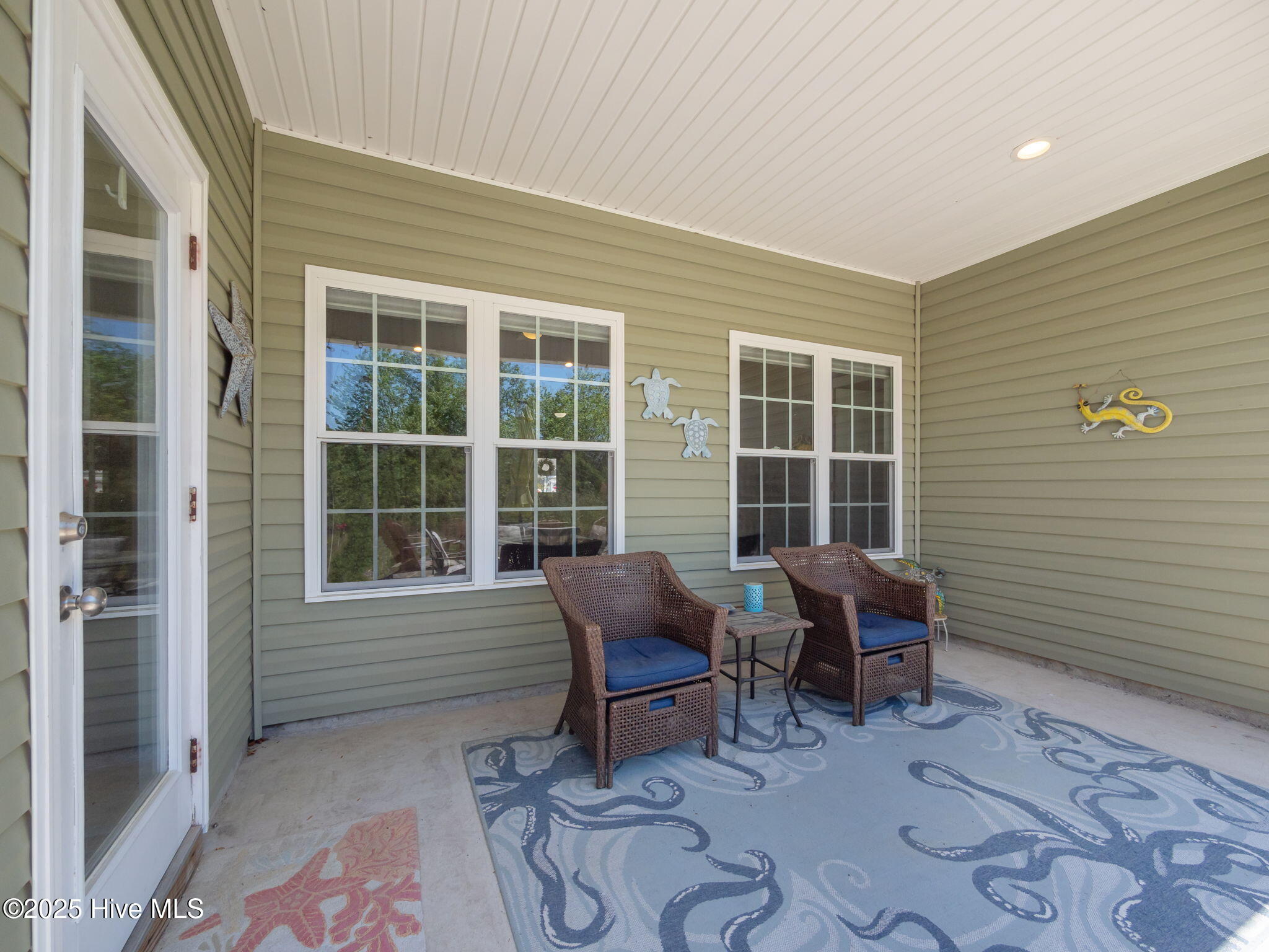 100547361 | Photo 30