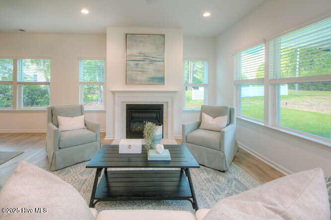 100527327 | Photo 20