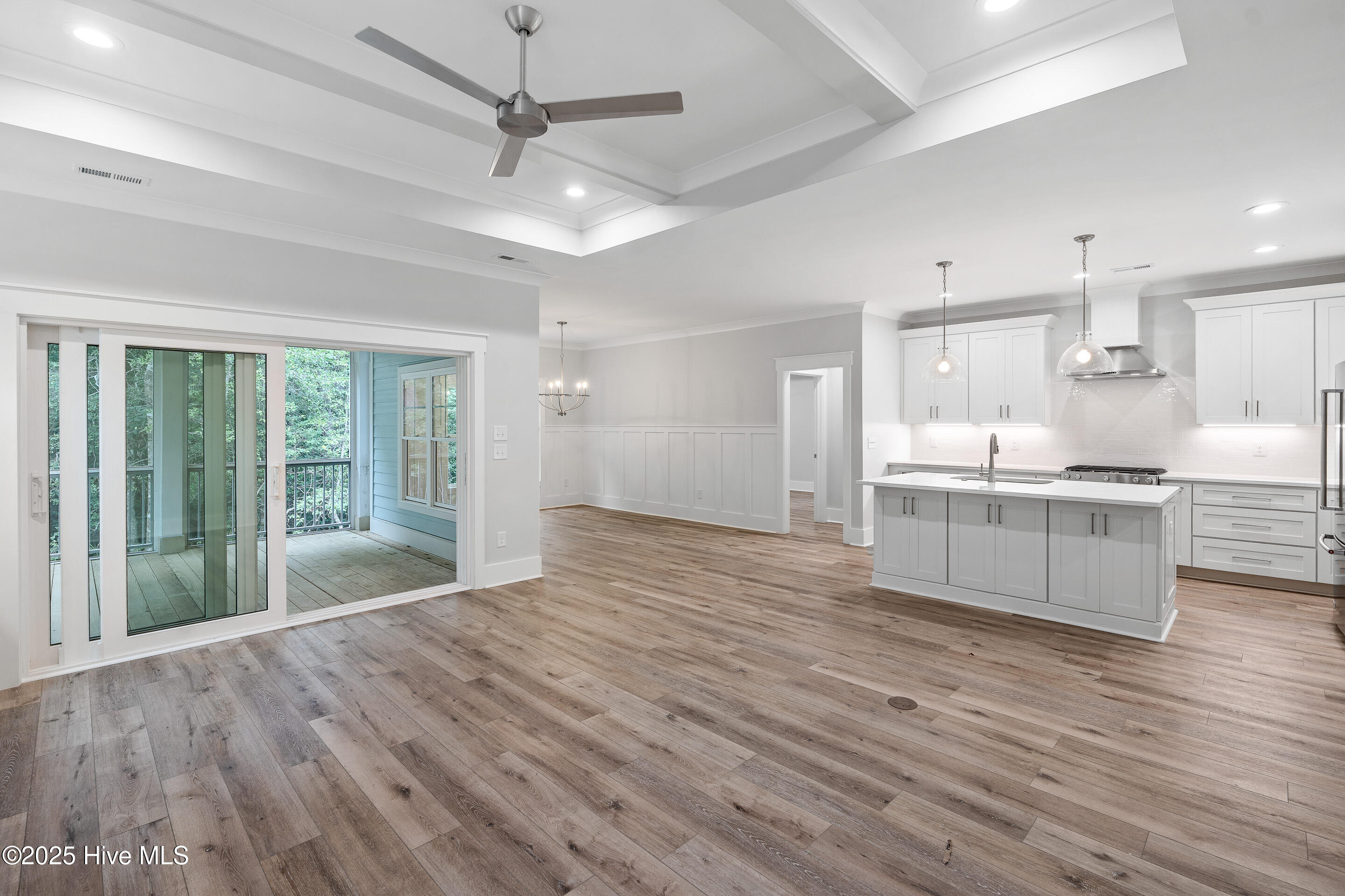 100515722 | Photo 20