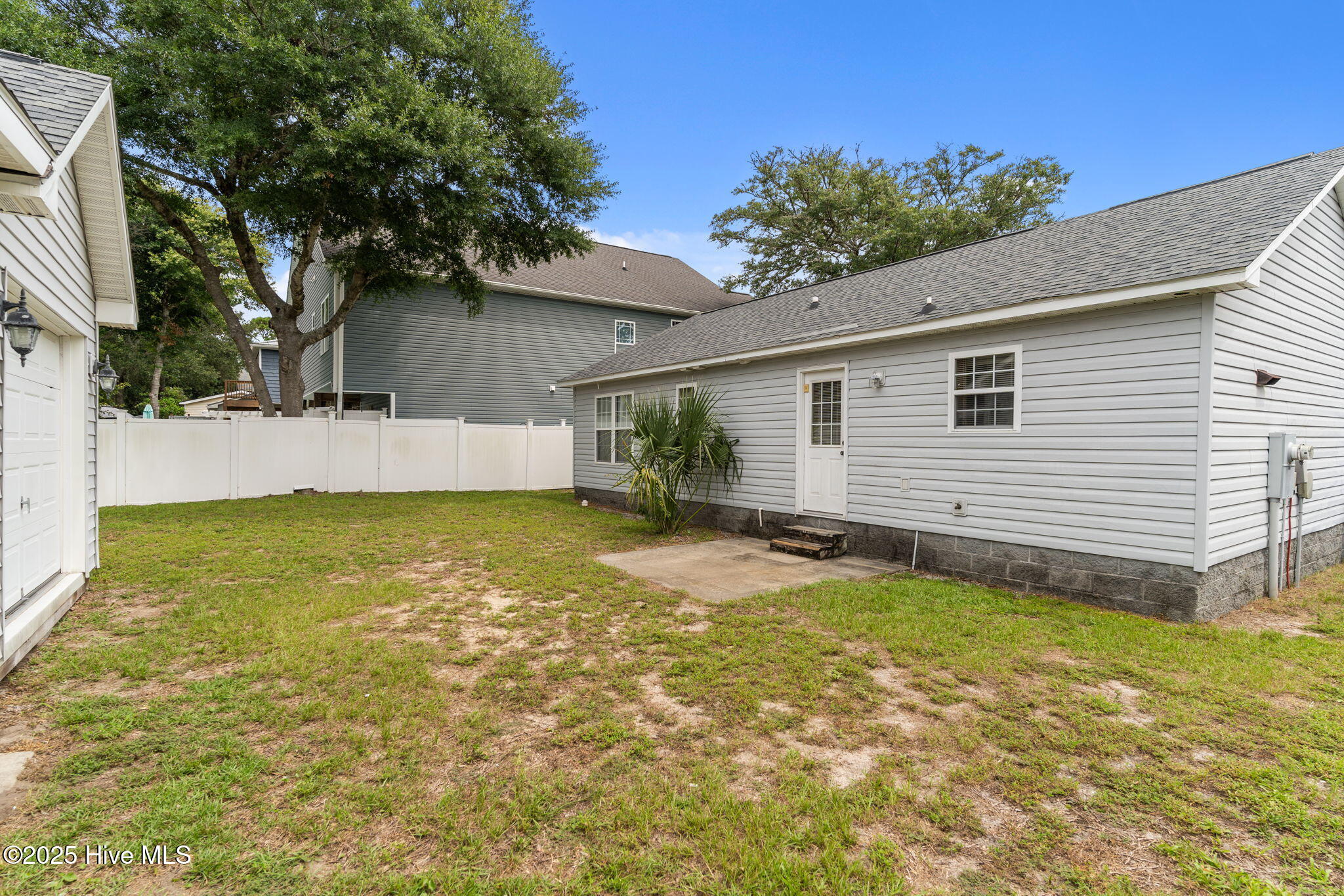 100526319 | Photo 15