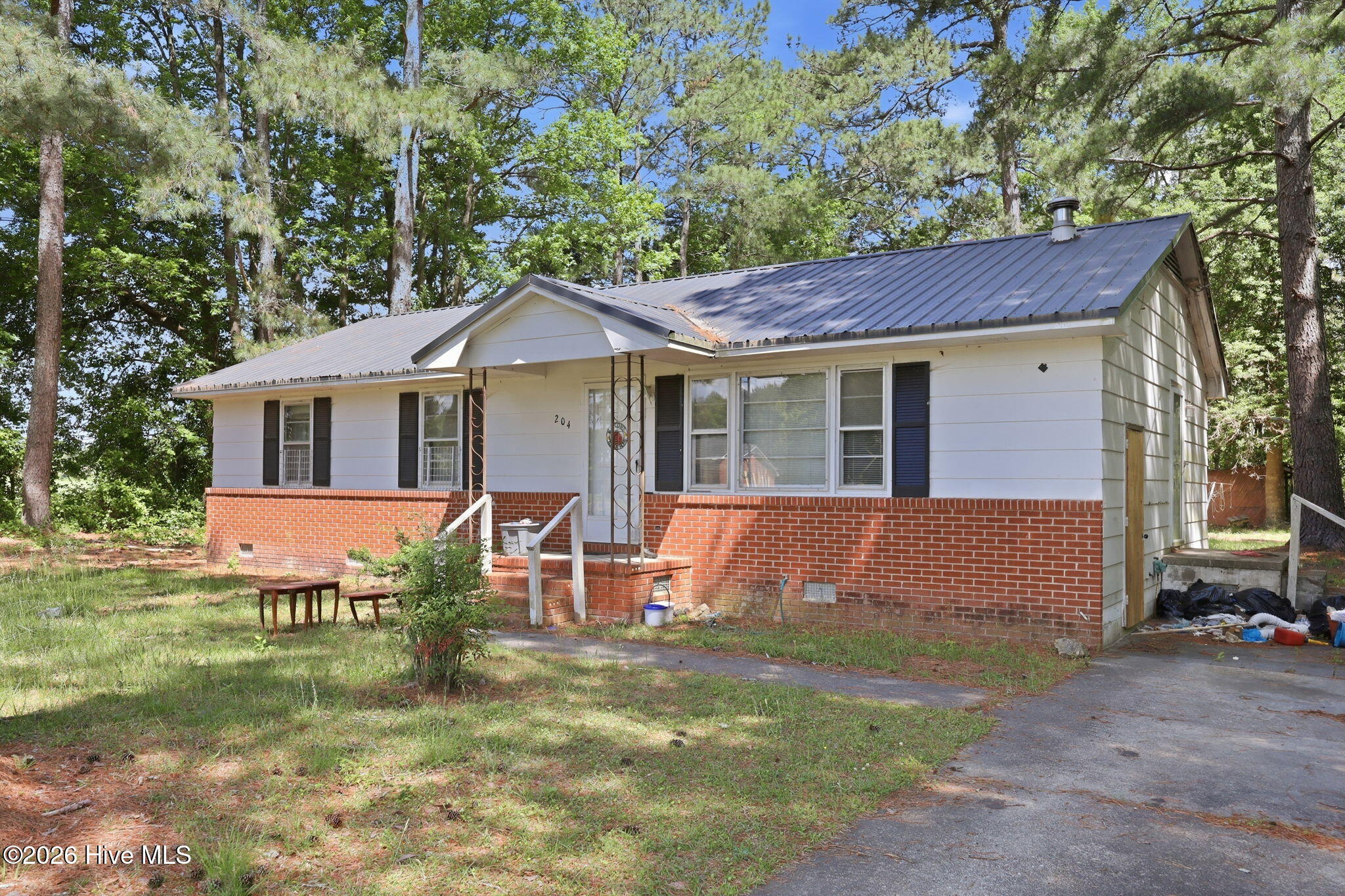 Homes for sale in Colerain, NC | 204 W John Thompson Rd, Colerain, NC 27924 | MLS# 100573837