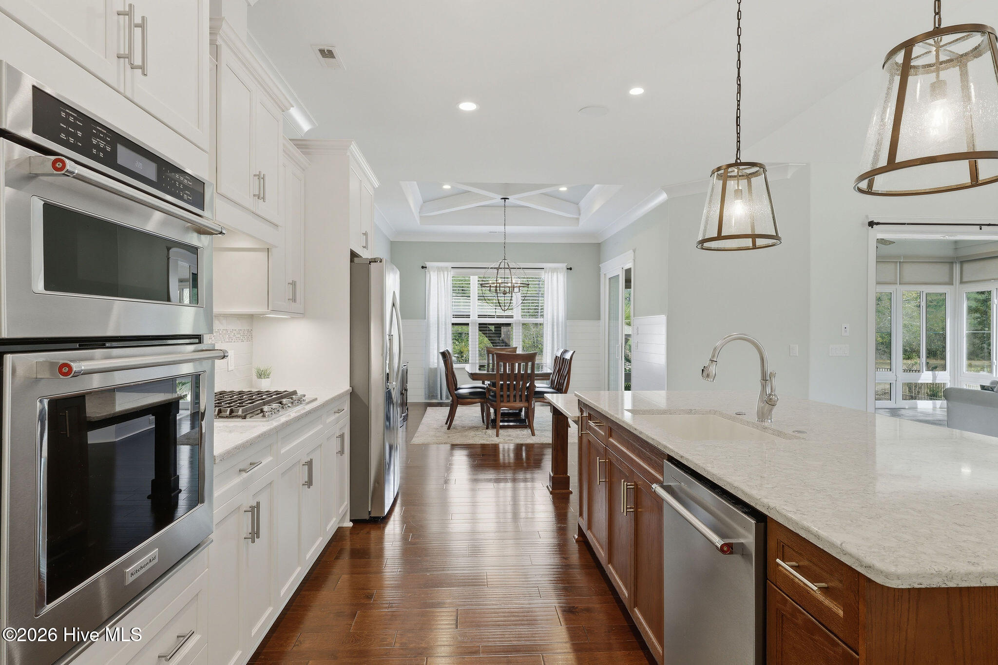 100562967 | Photo 21