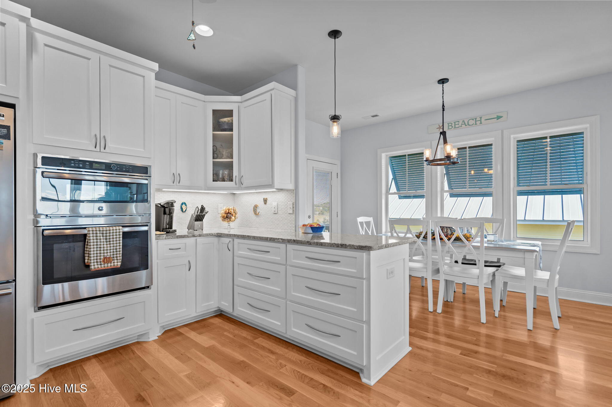 100543391 | Photo 11