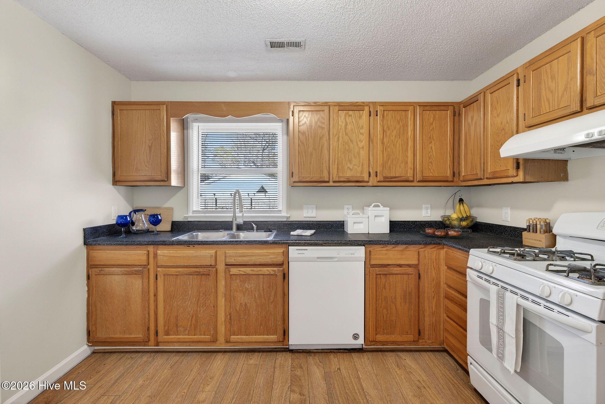 100545723 | Photo 17