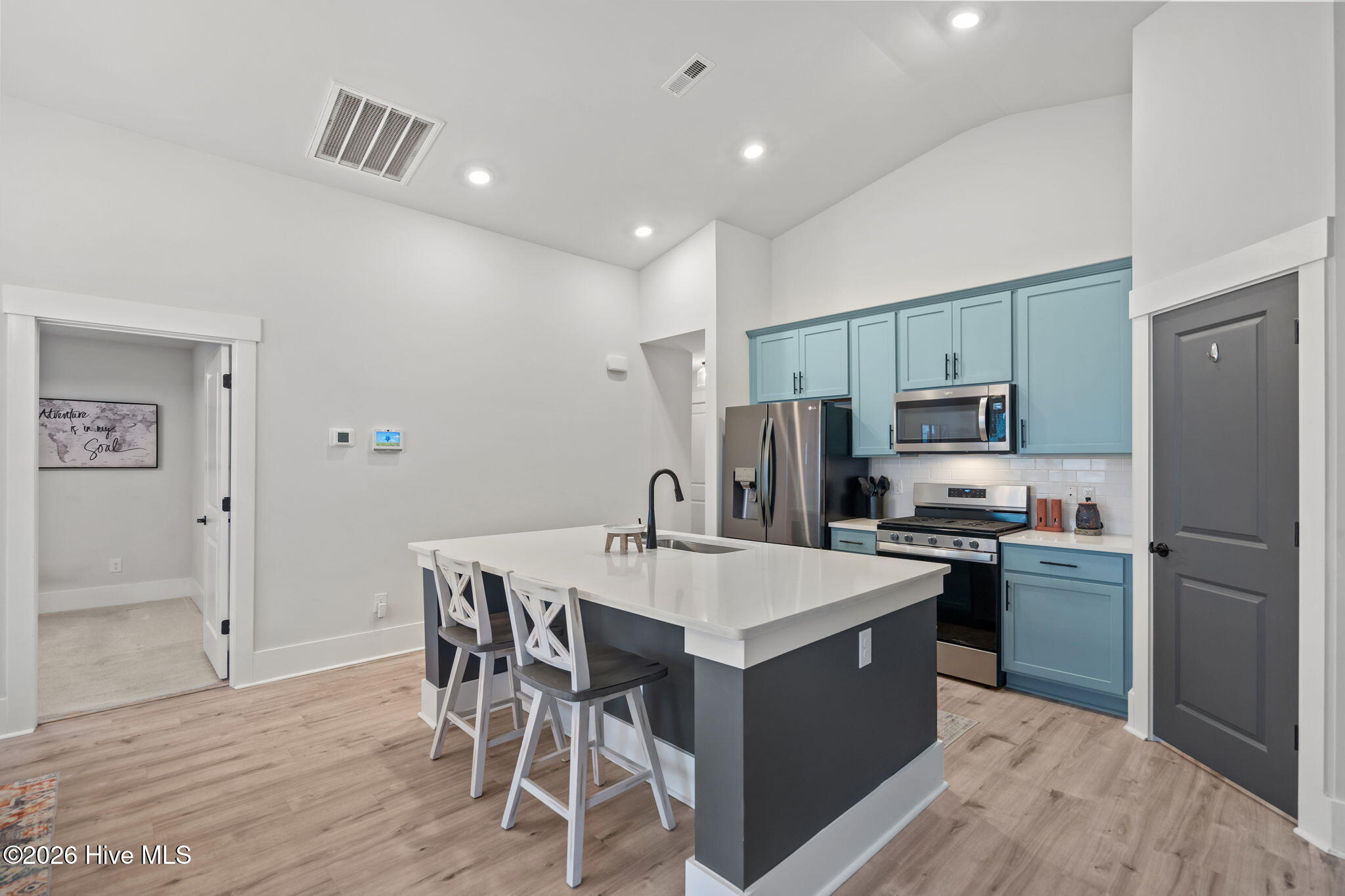 100558026 | Photo 30