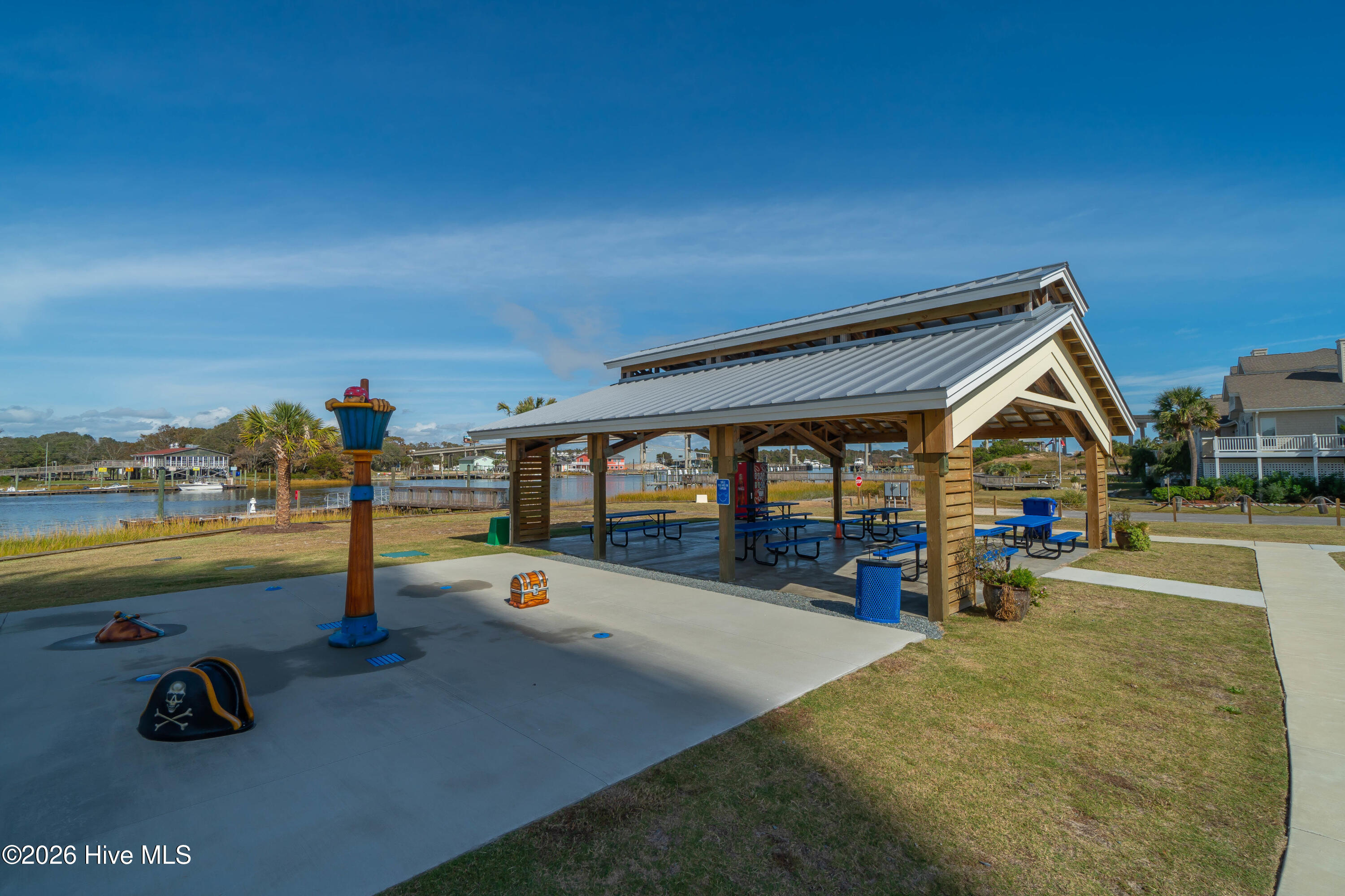 100558900 | Photo 58