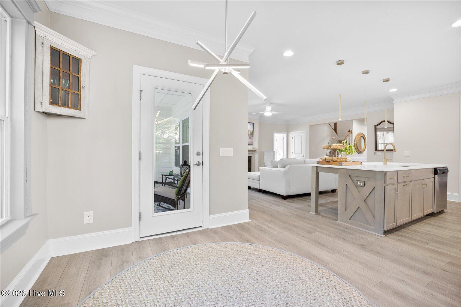 100555417 | Photo 14