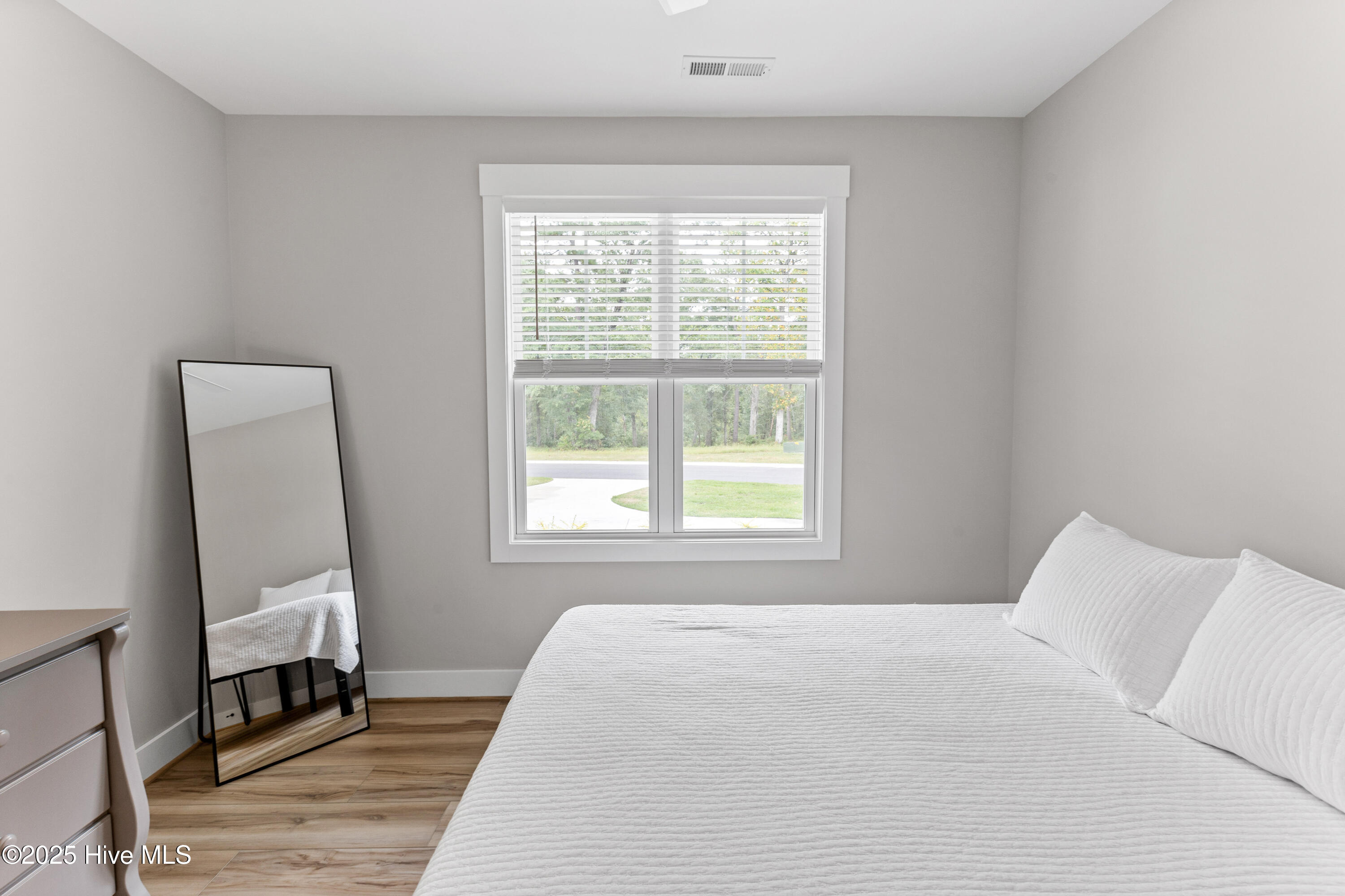 100530146 | Photo 32