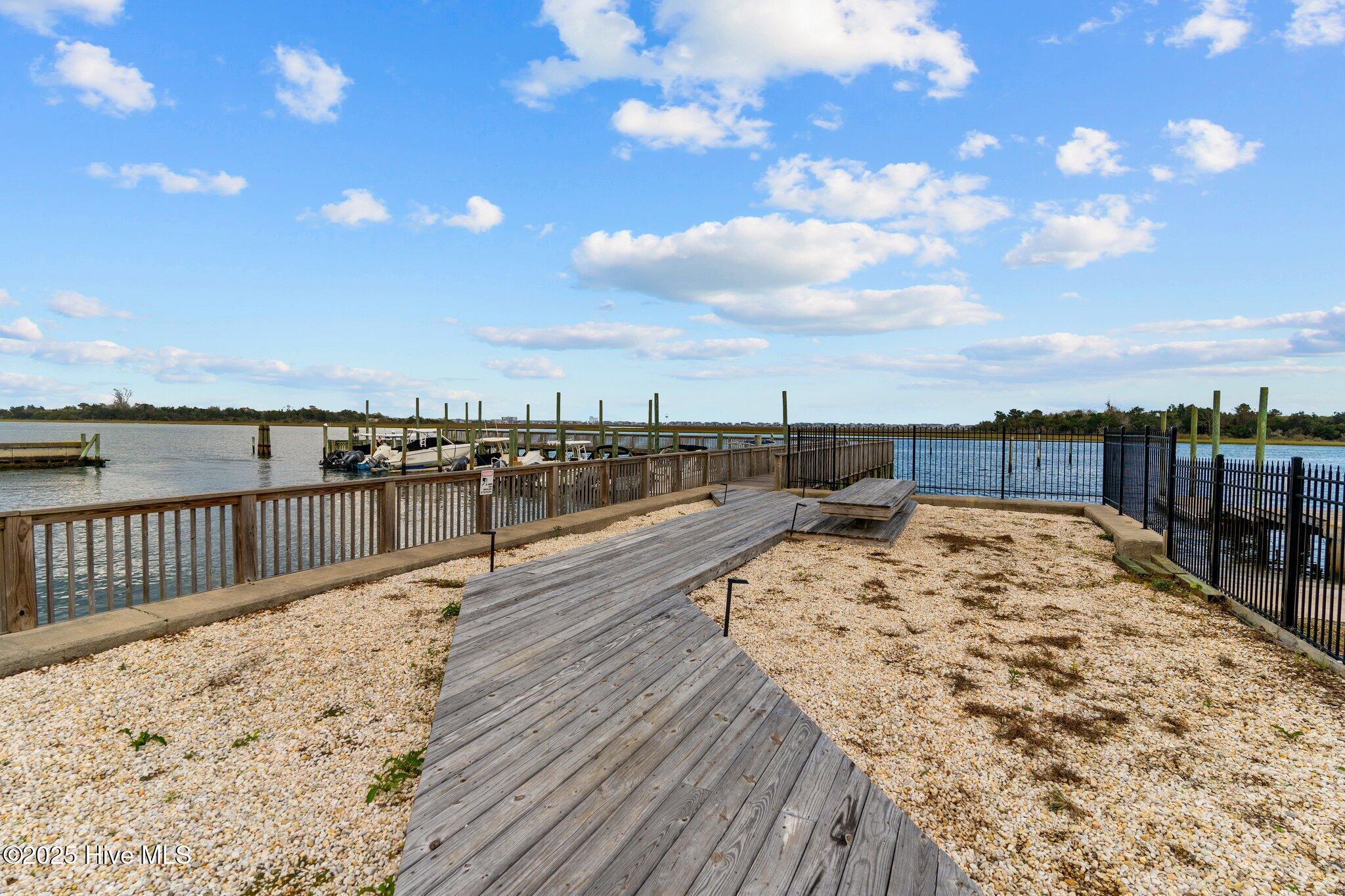 100525700 | Photo 66