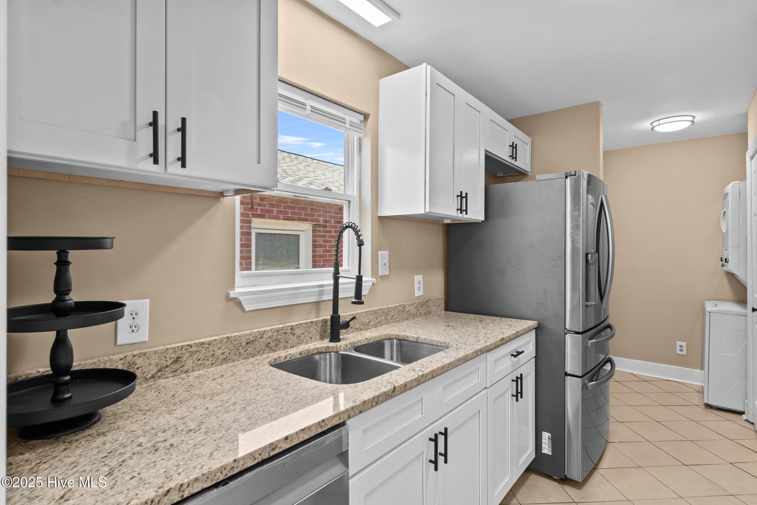 100504215 | Photo 16