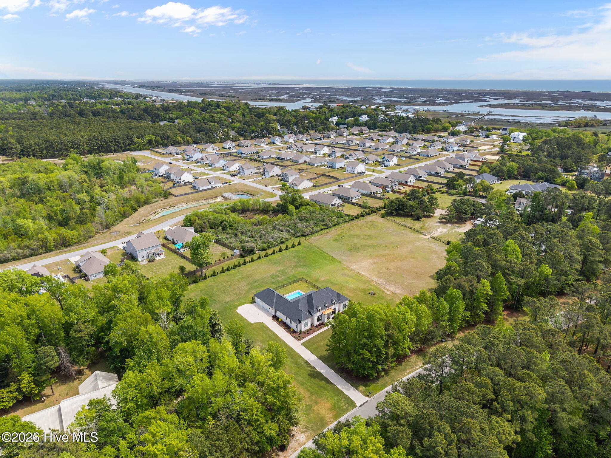 100566934 | Photo 84