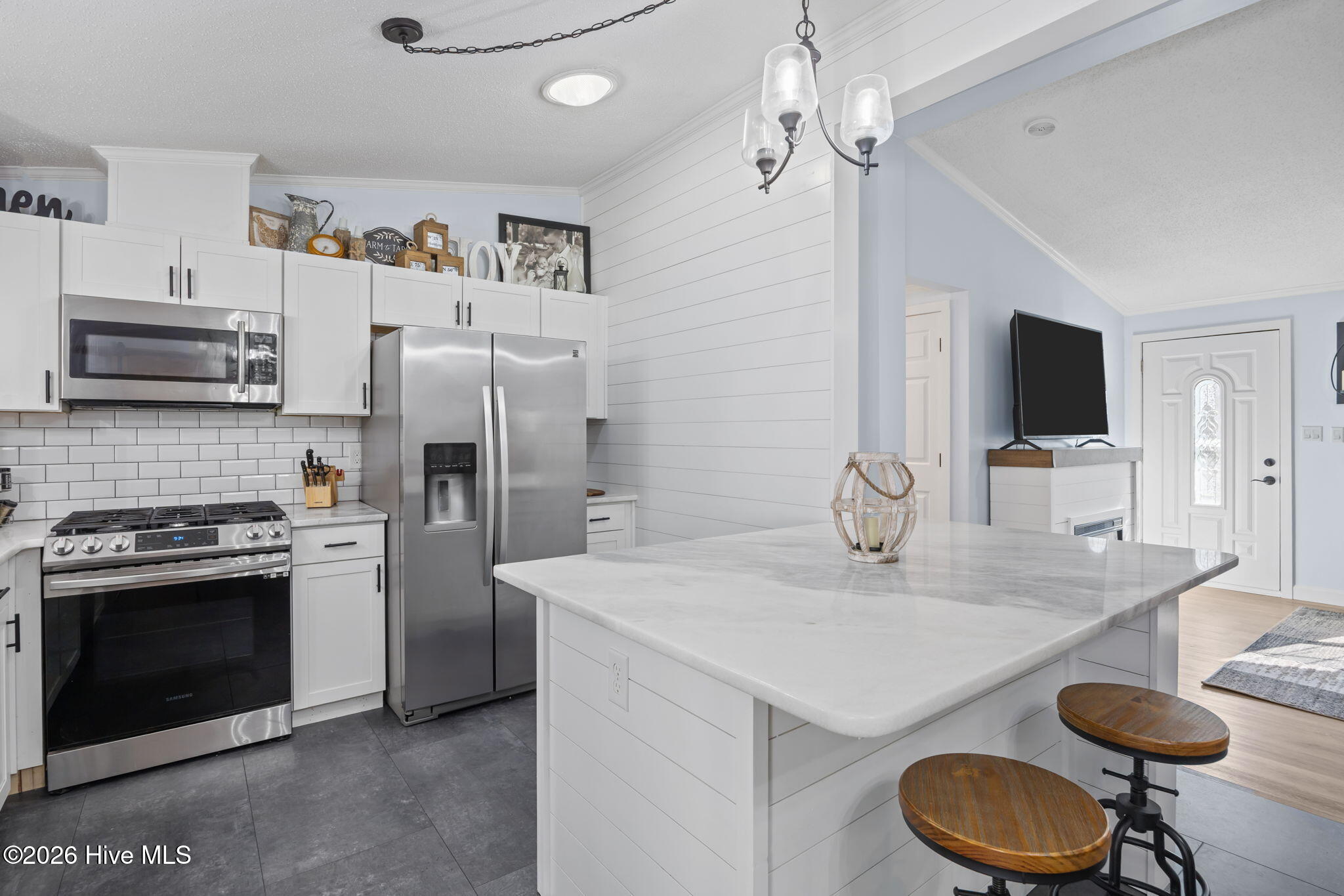 100560111 | Photo 17