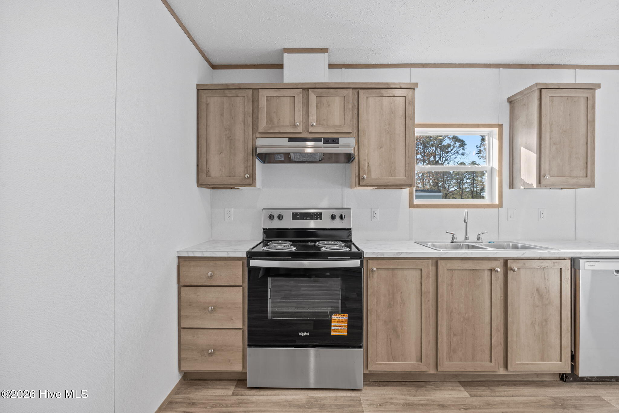 100561520 | Photo 14