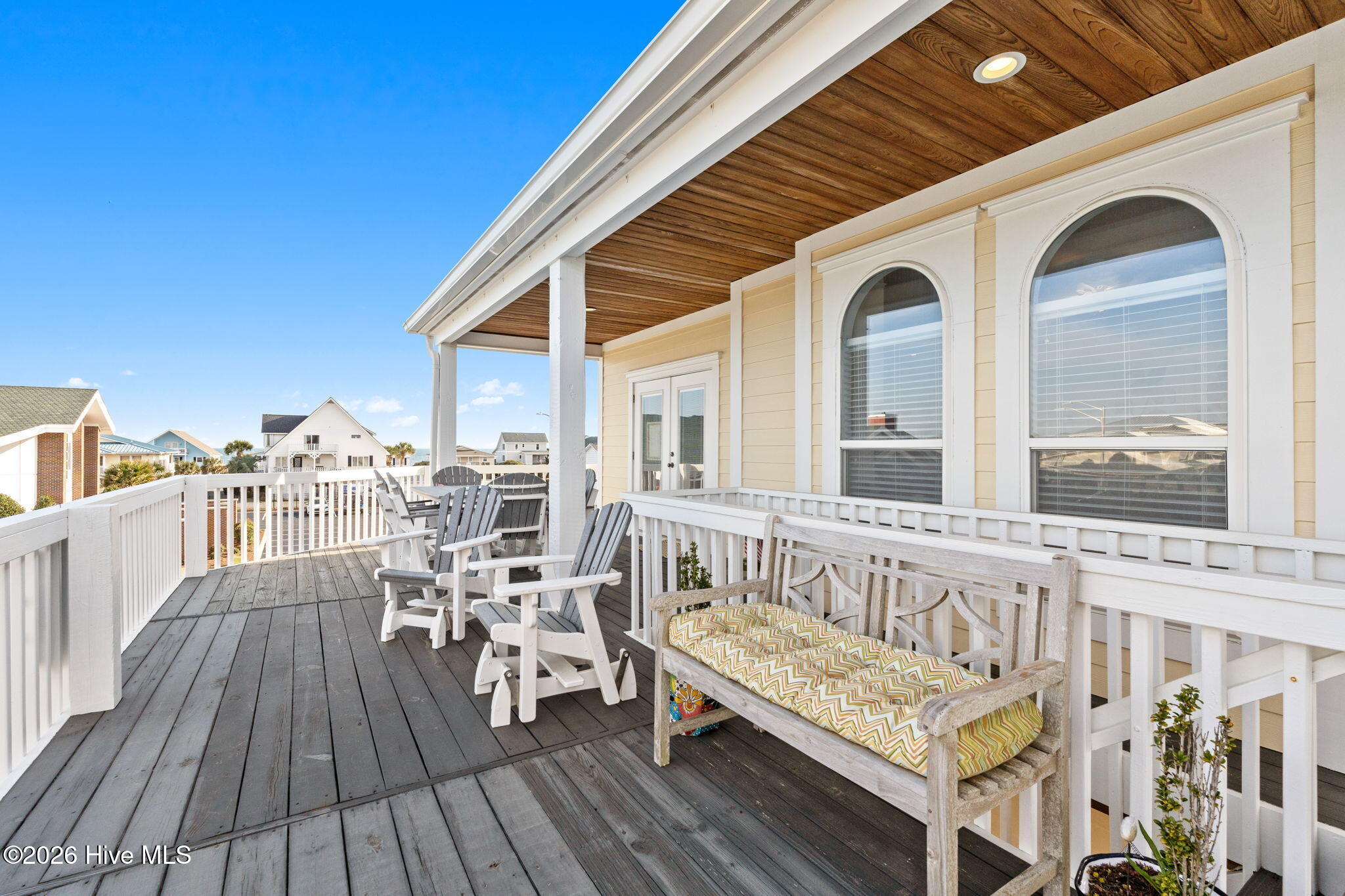 100561633 | Photo 56