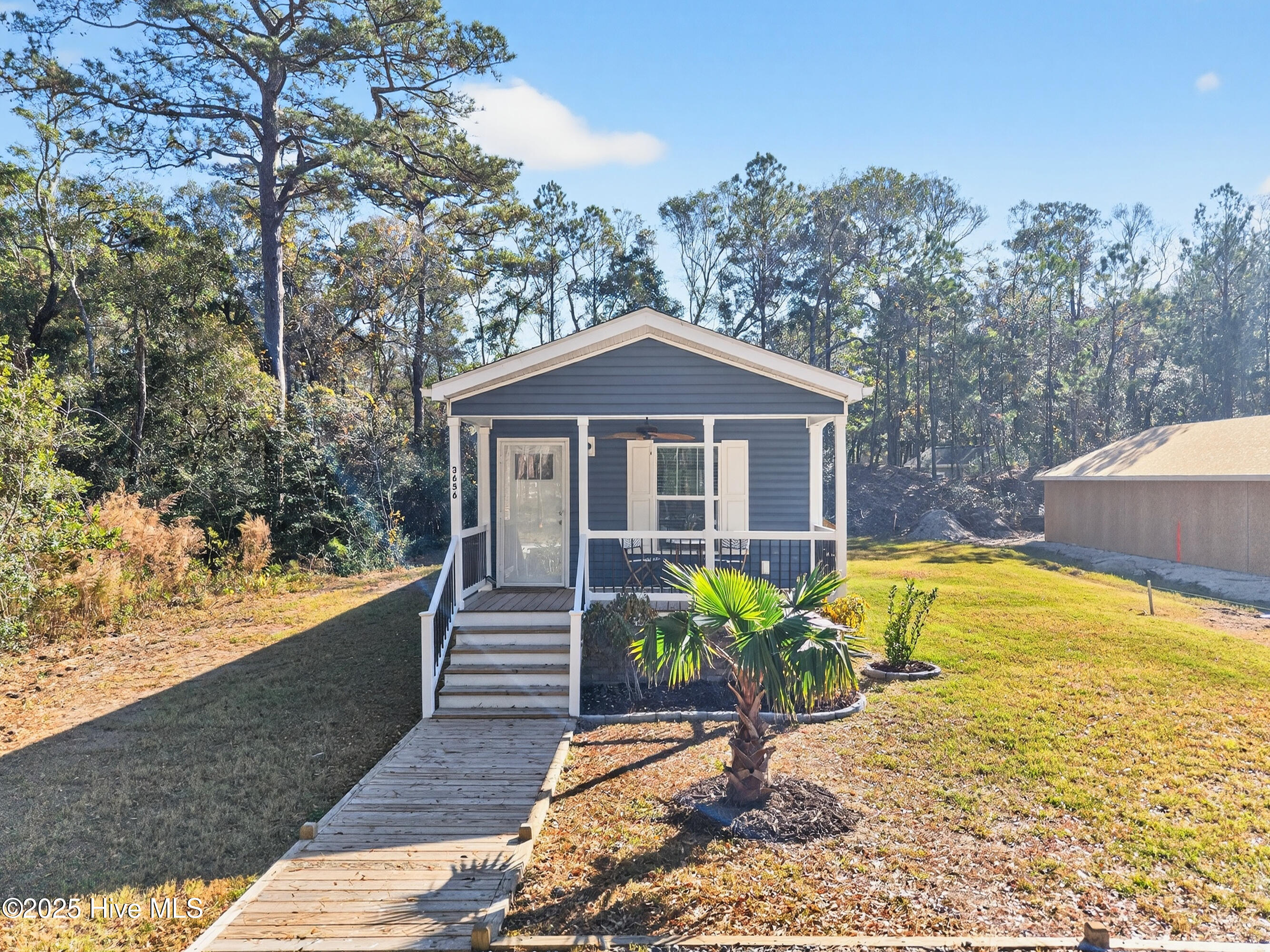 100542512 | Photo 44