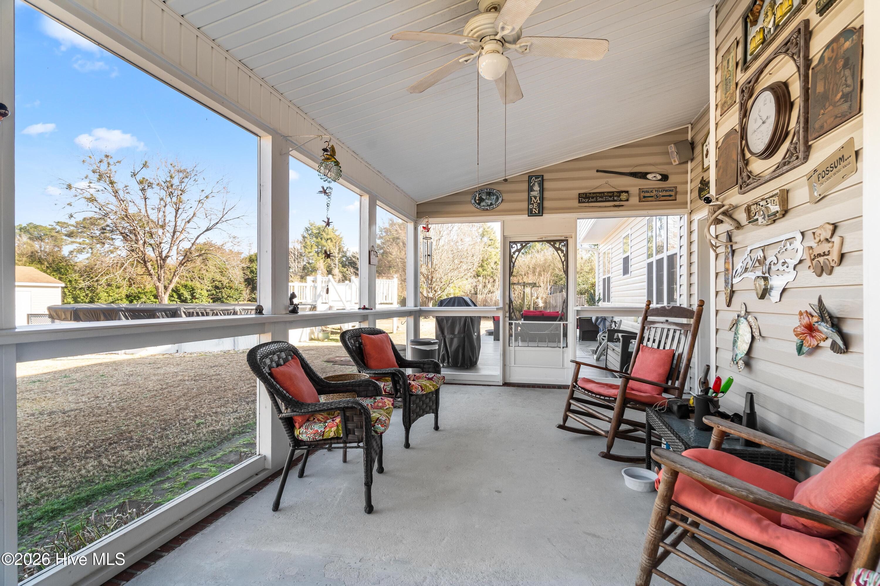 100550055 | Photo 46