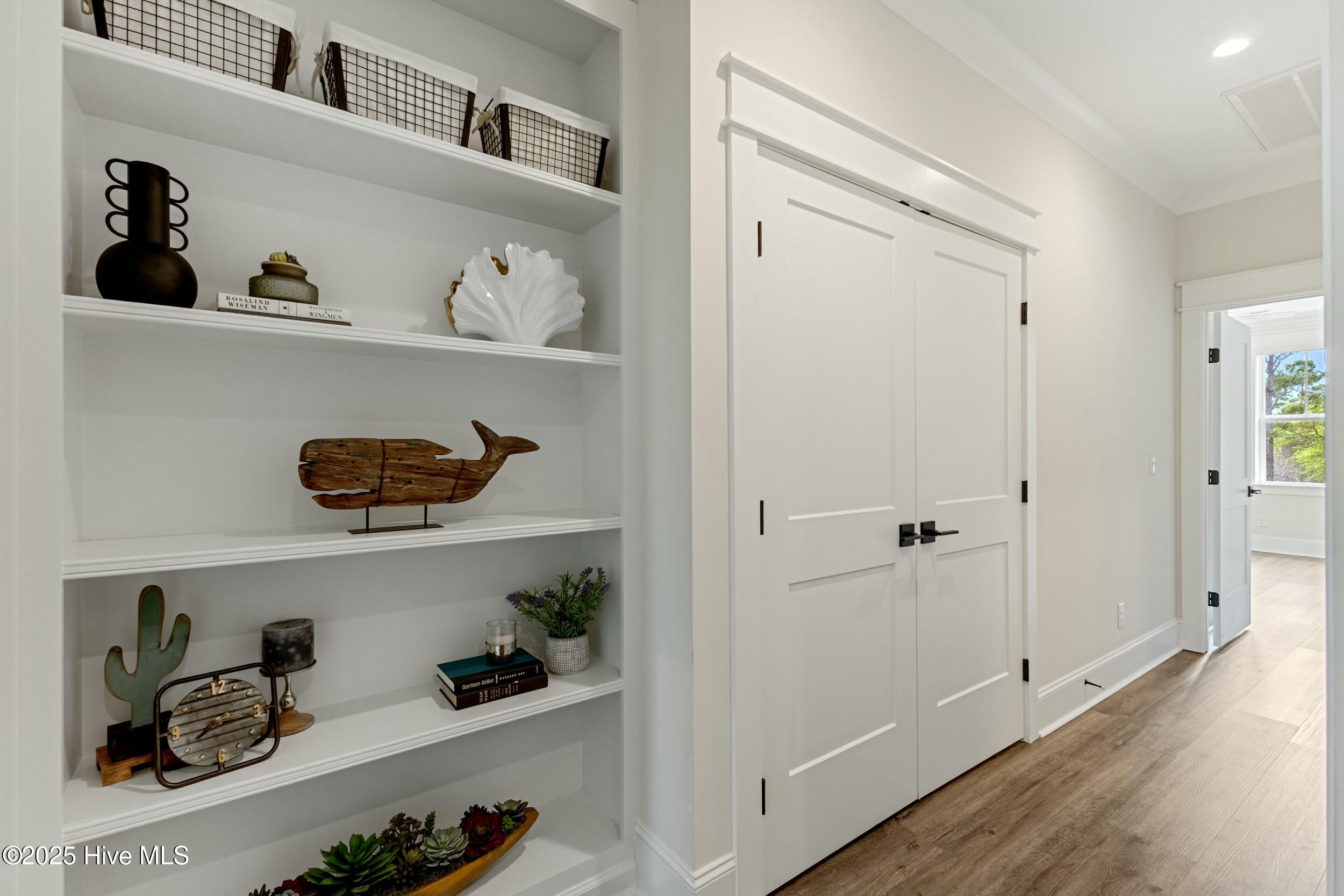 100498490 | Photo 30